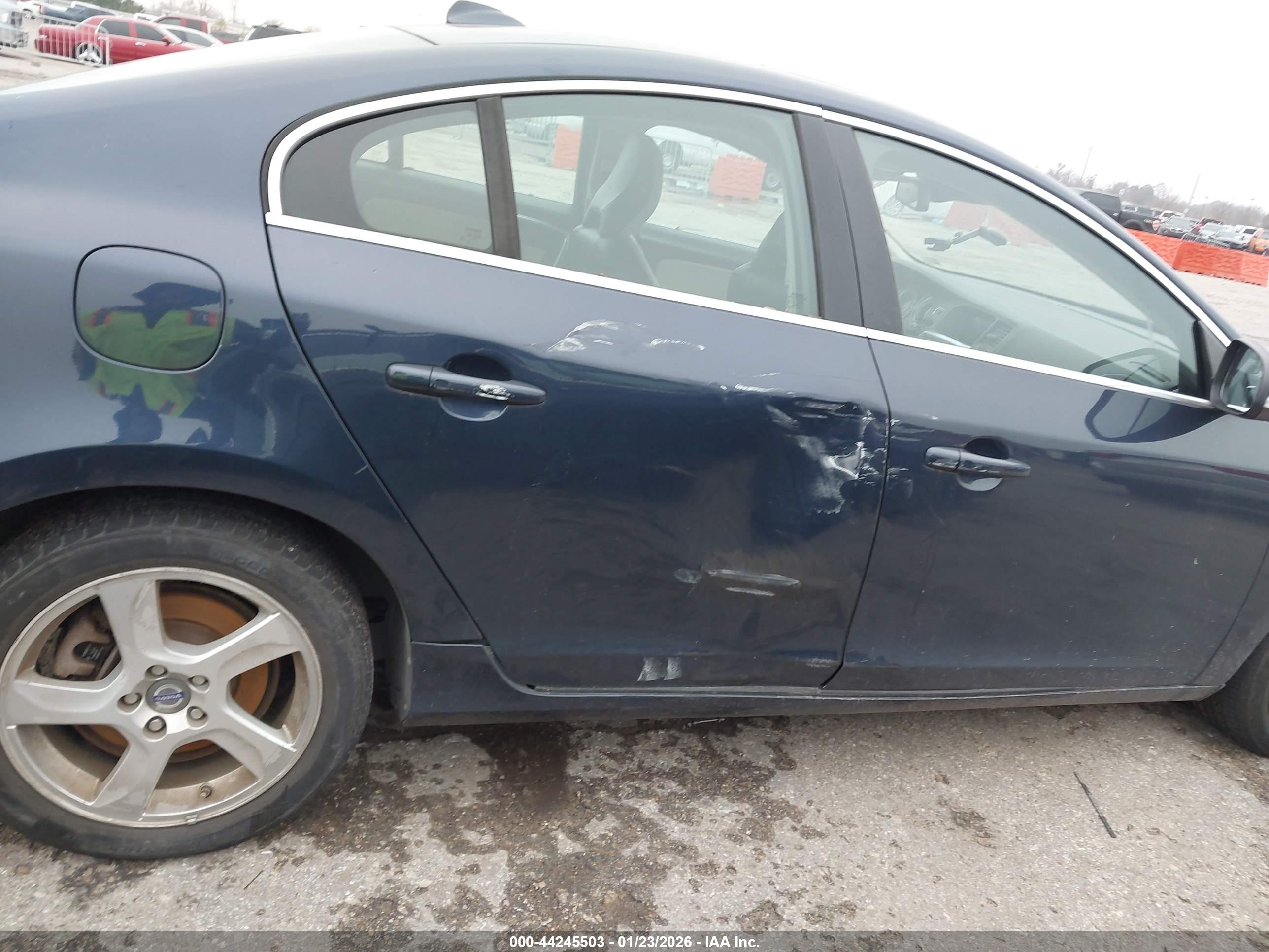 VOLVO S60 image 6