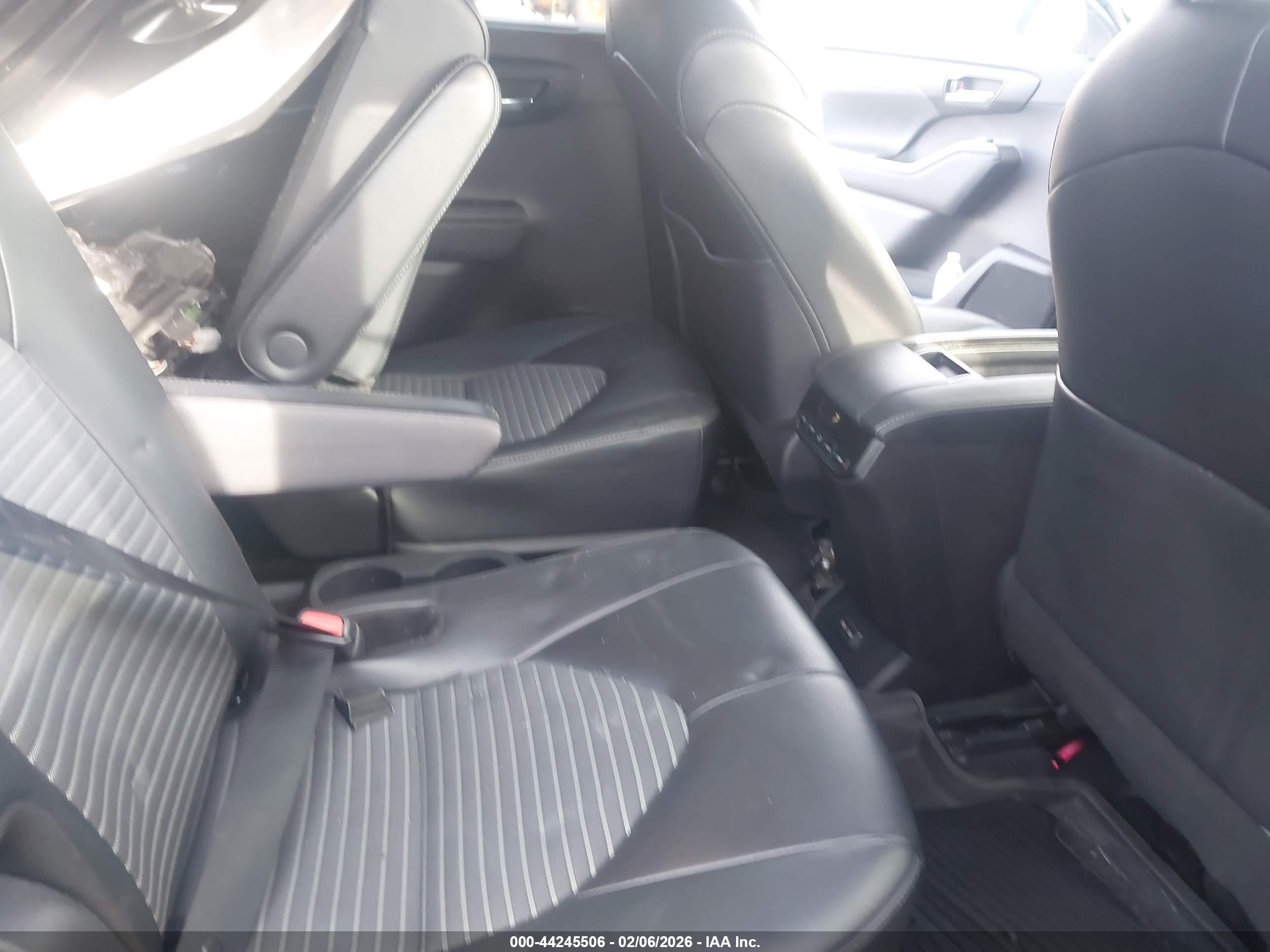 TOYOTA HIGHLANDER image 8