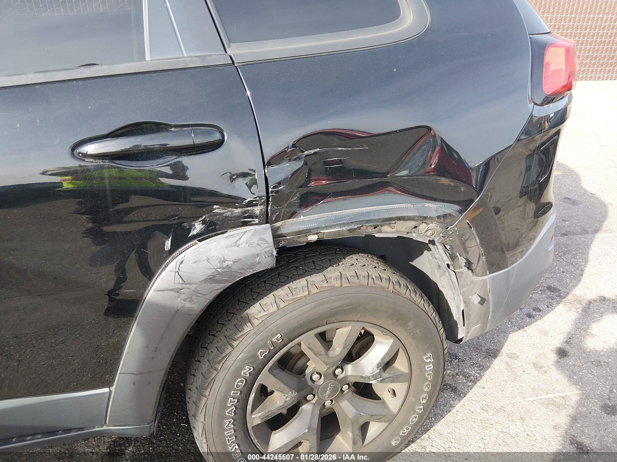 JEEP CHEROKEE image 6