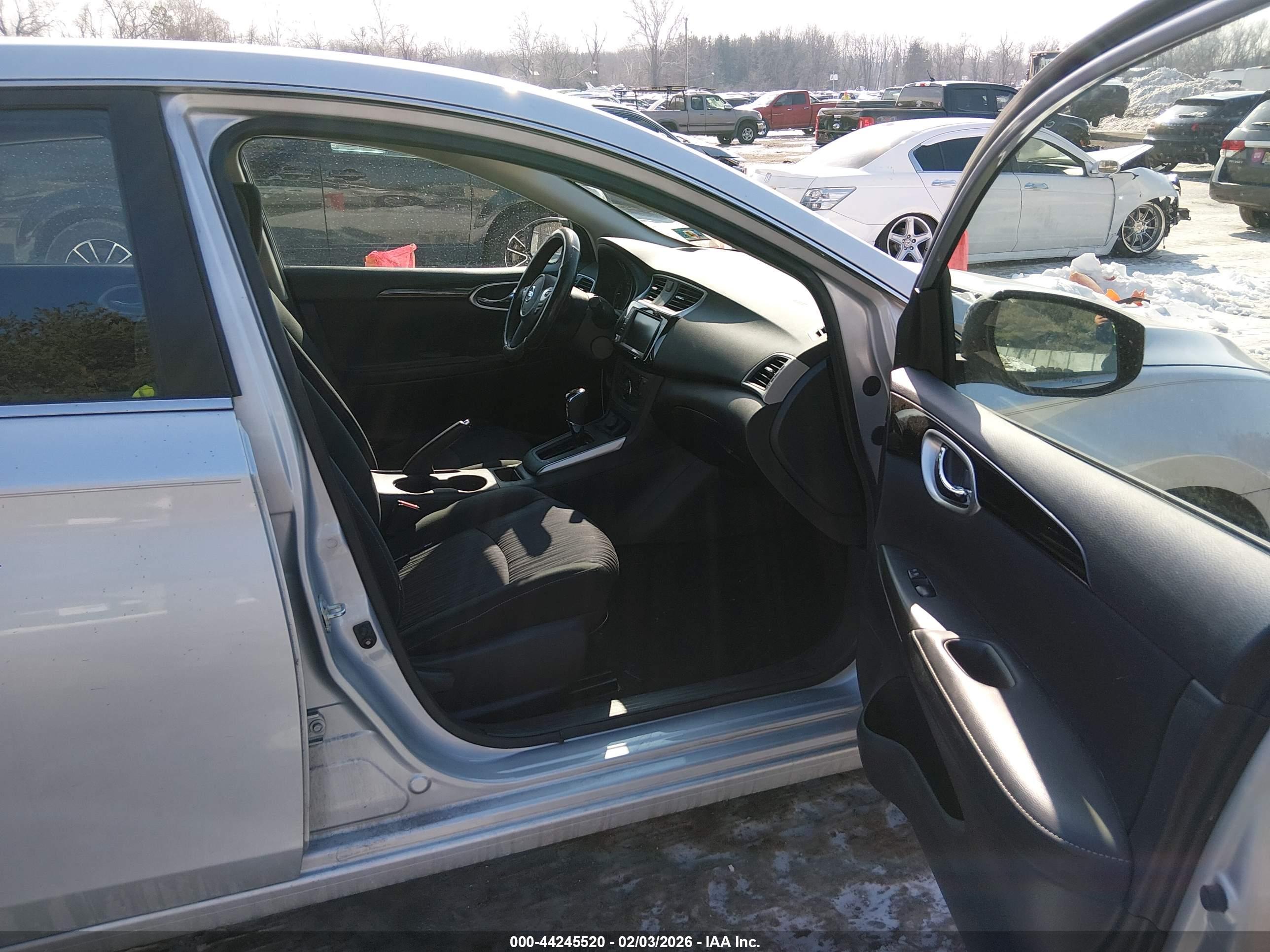 NISSAN SENTRA image 5