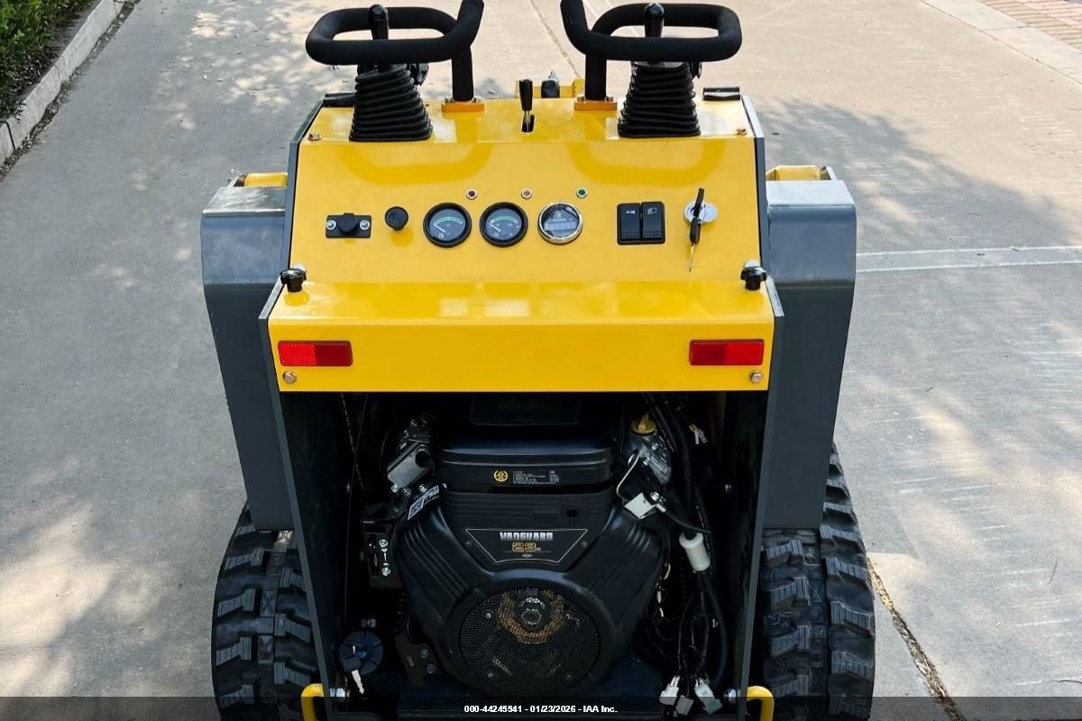 SKID STEER image 3