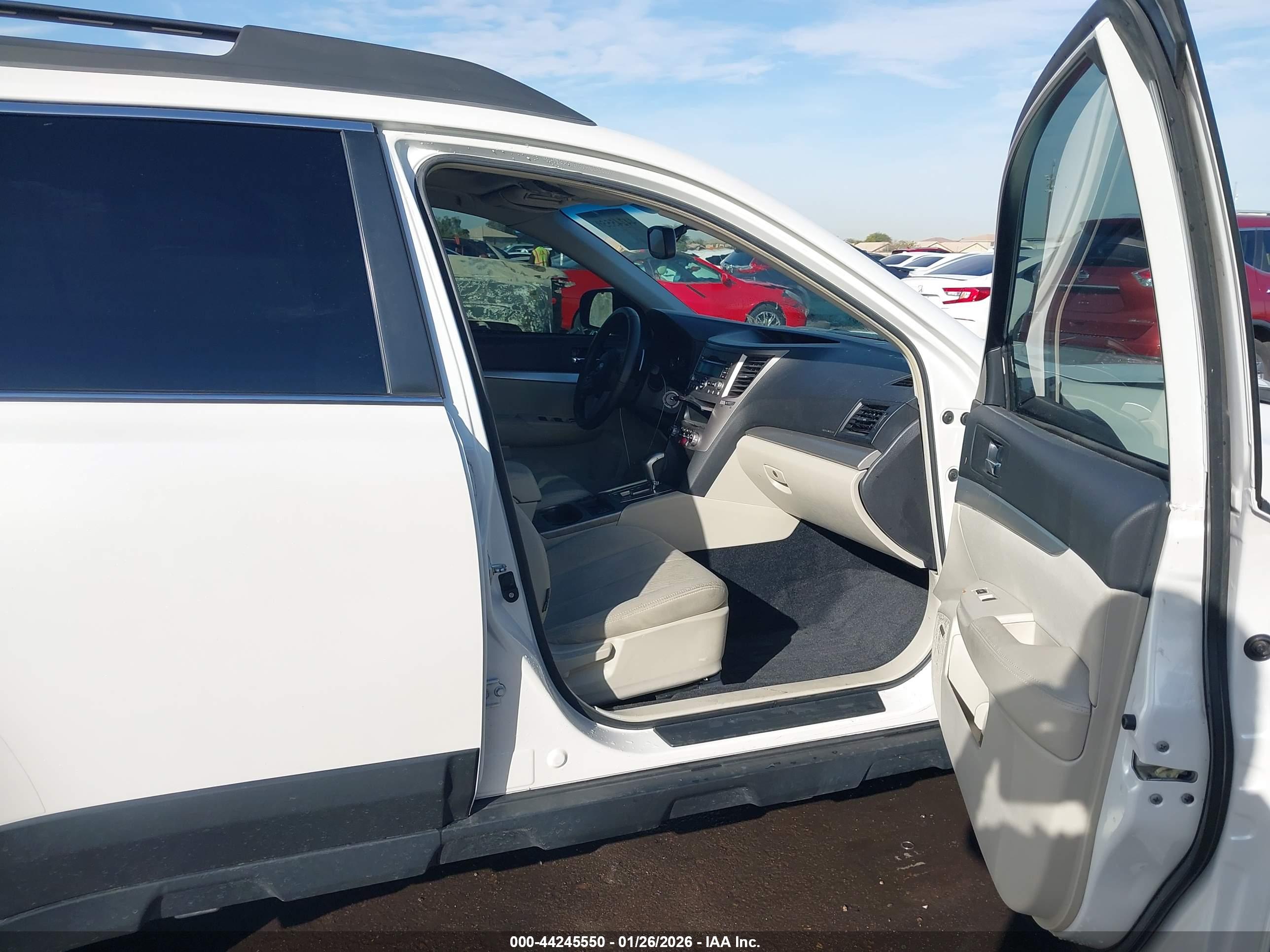 SUBARU OUTBACK image 5