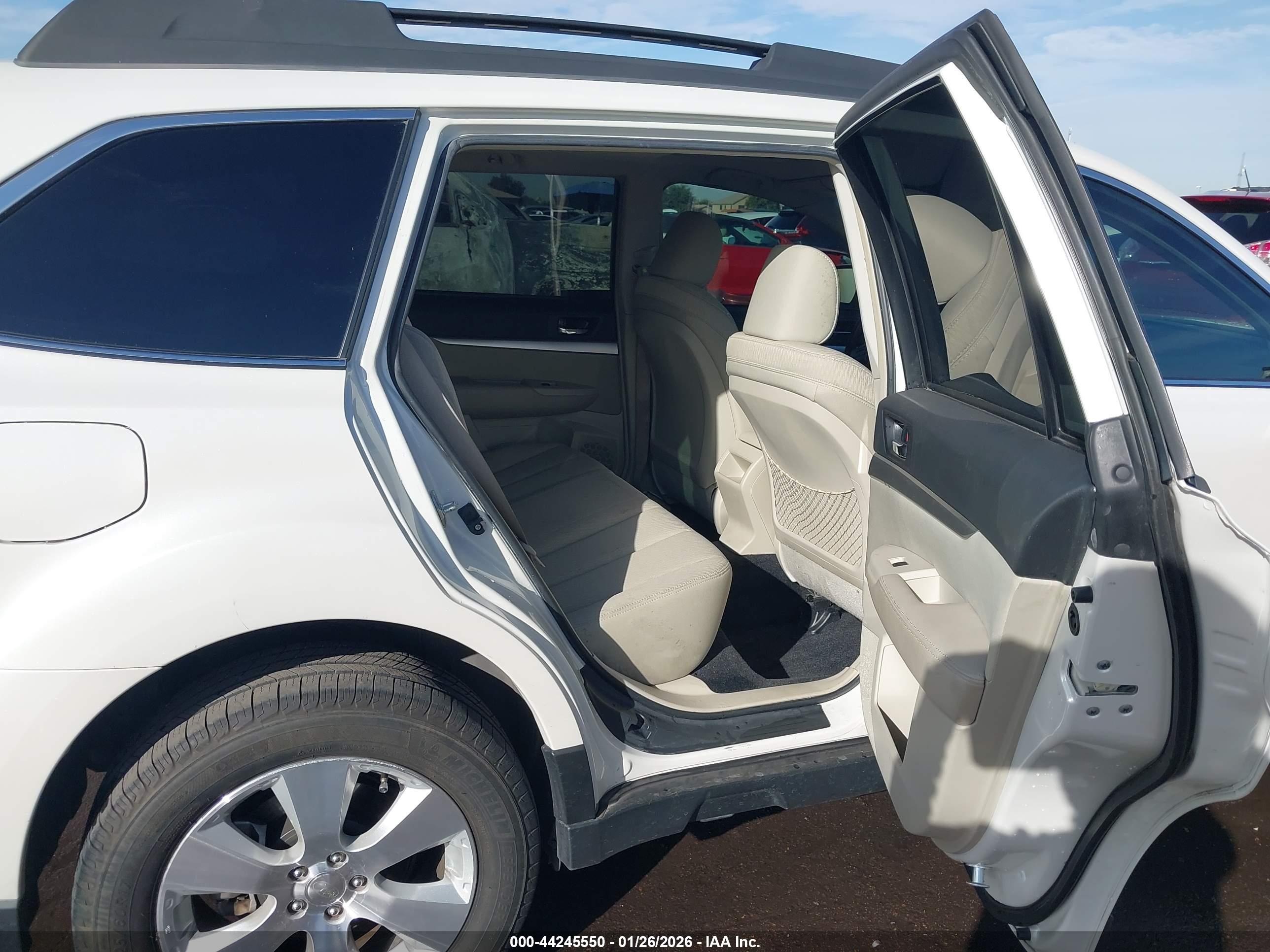 SUBARU OUTBACK image 8