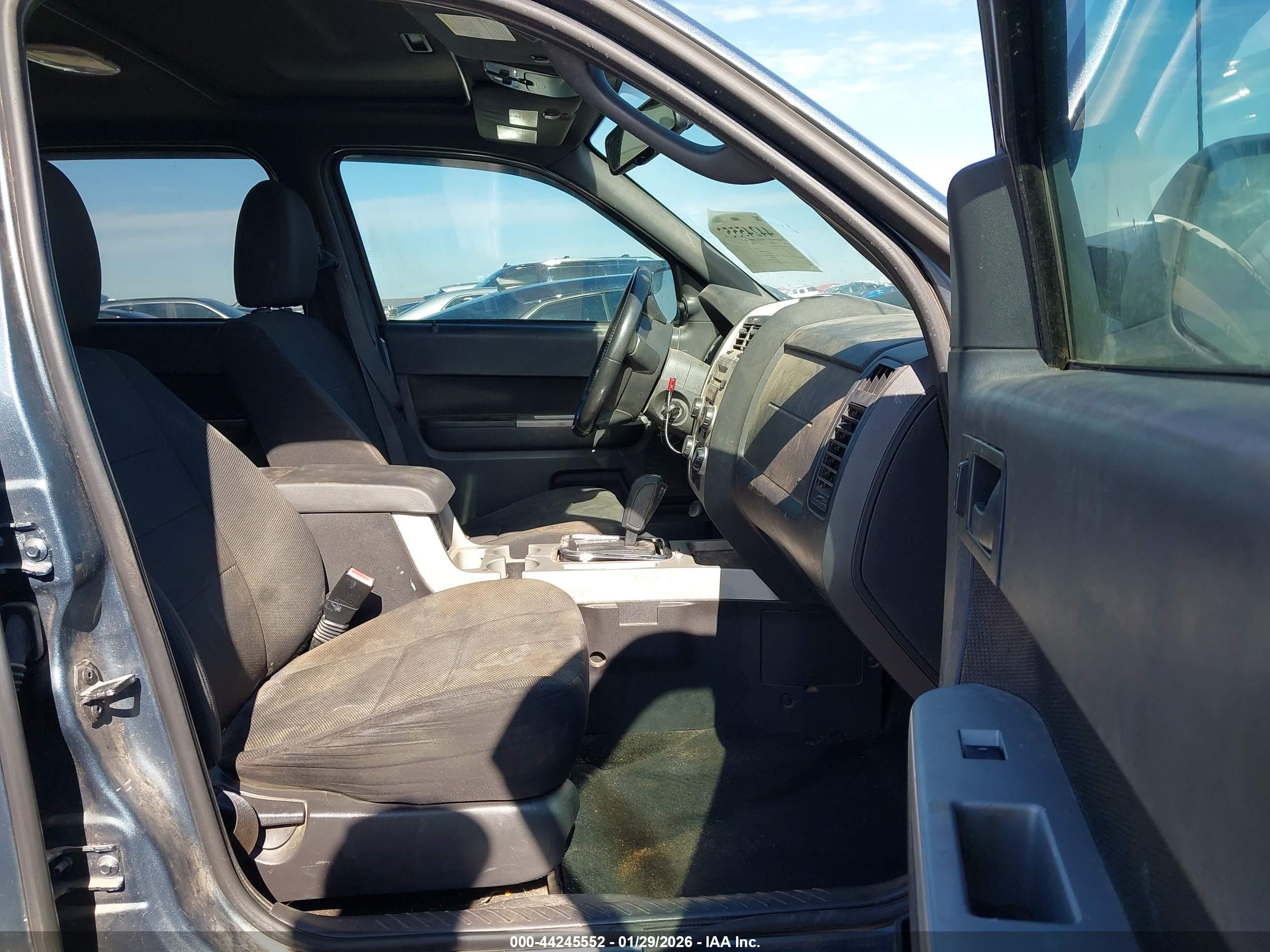 FORD ESCAPE image 5
