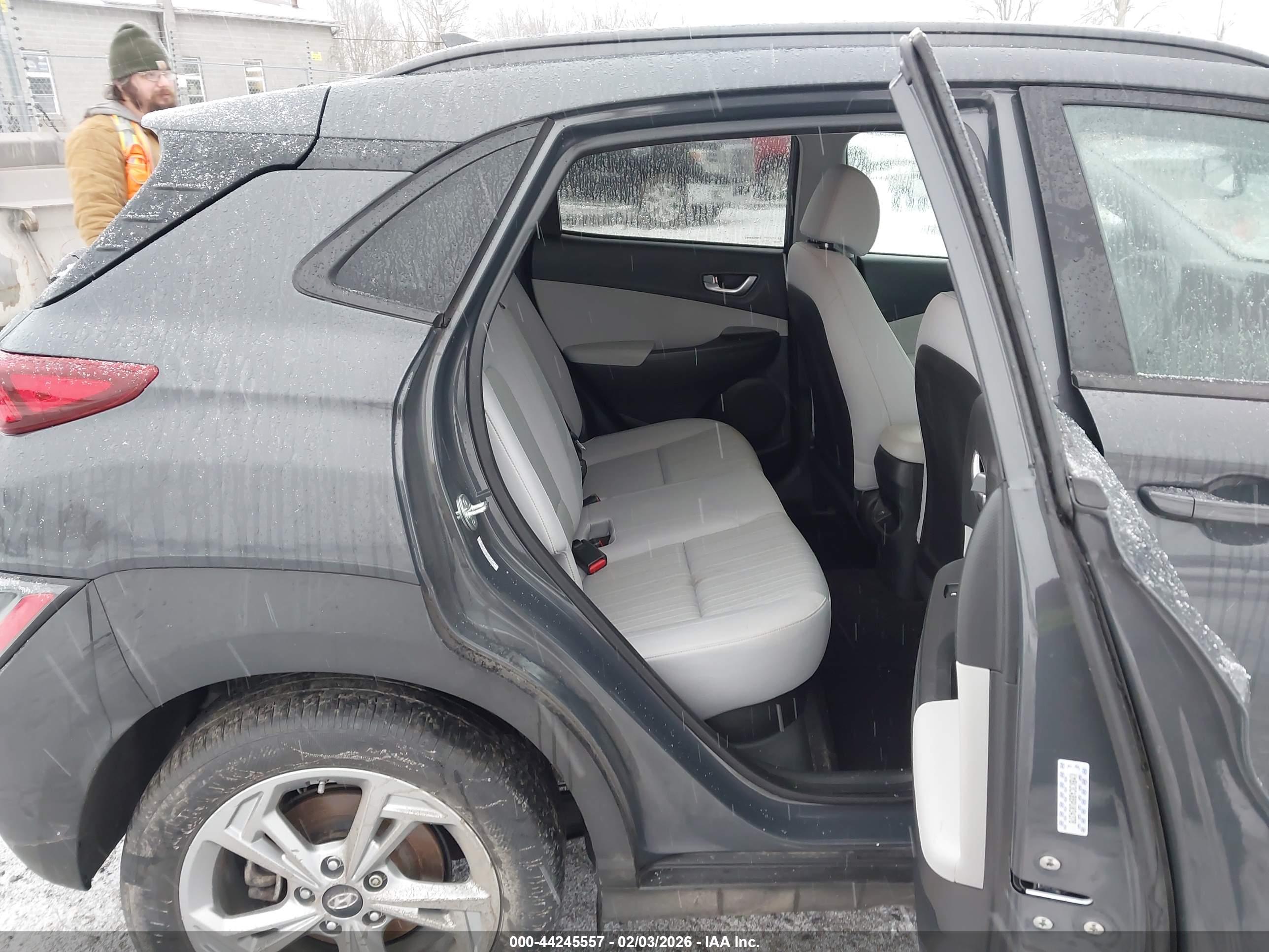 HYUNDAI KONA image 8