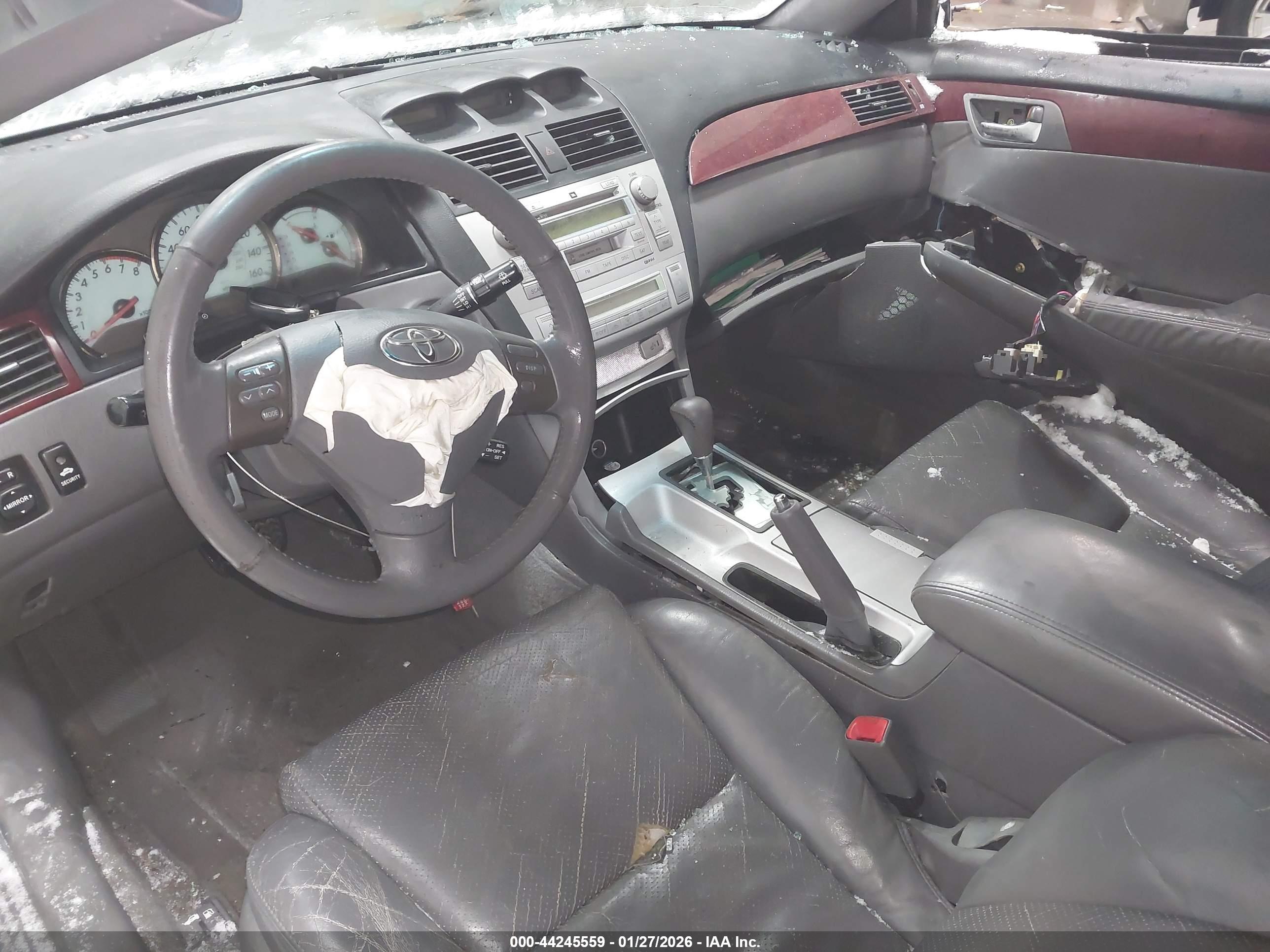 TOYOTA CAMRY image 5