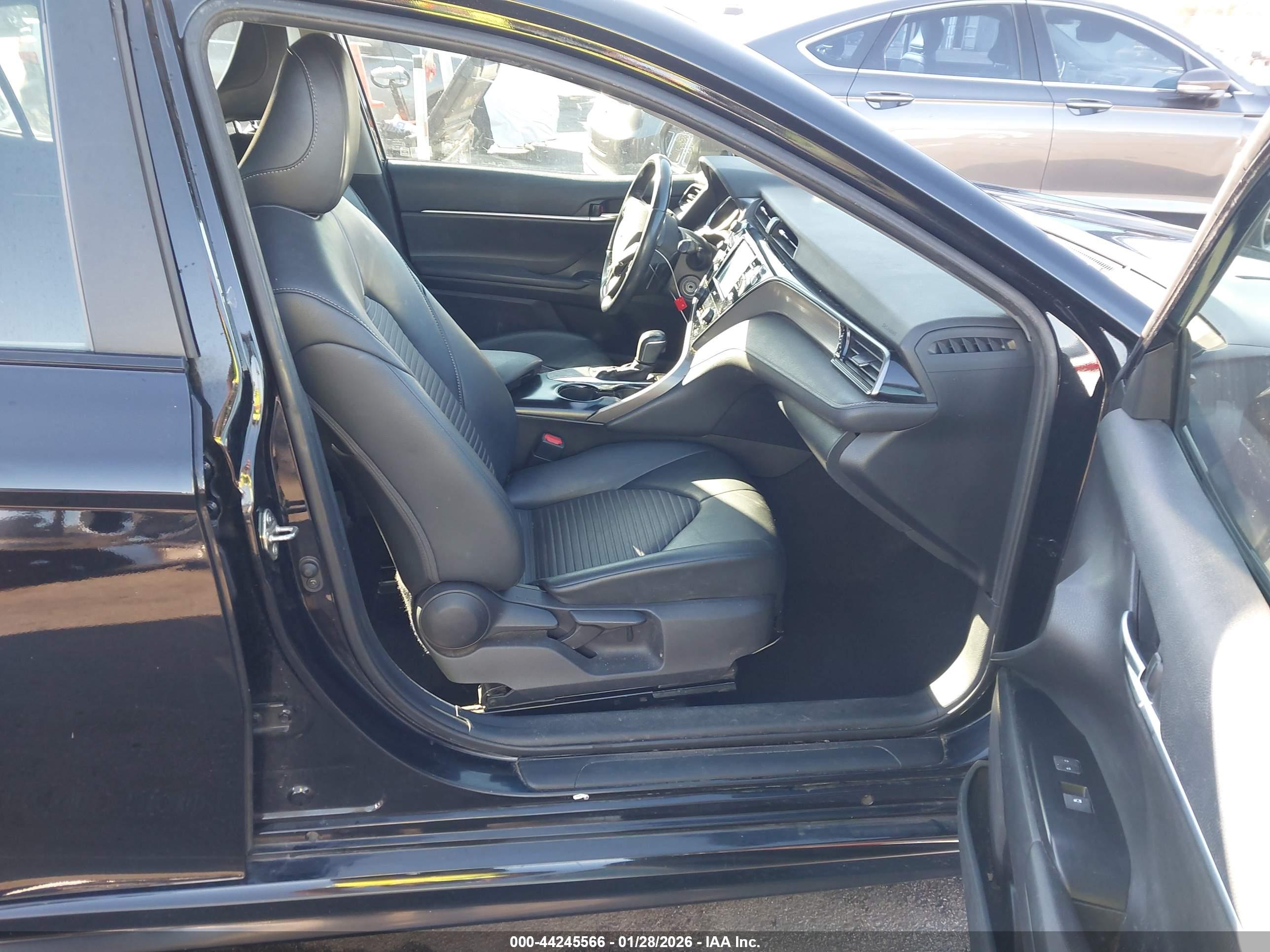 TOYOTA CAMRY image 5