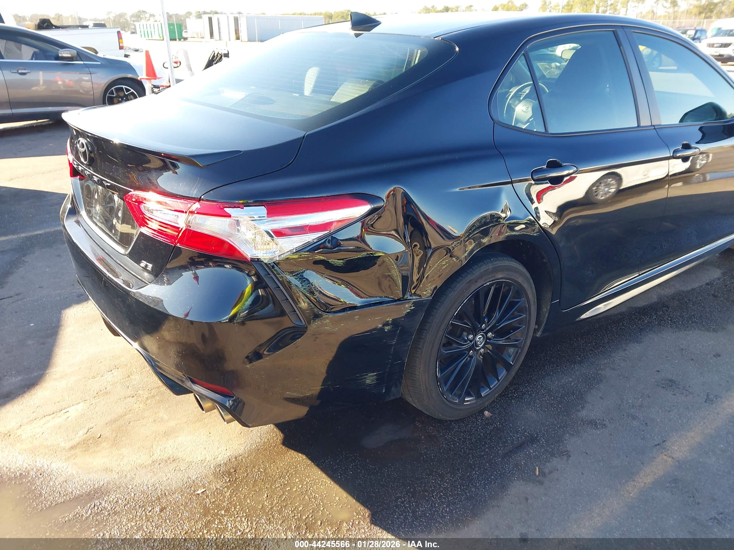 TOYOTA CAMRY image 6