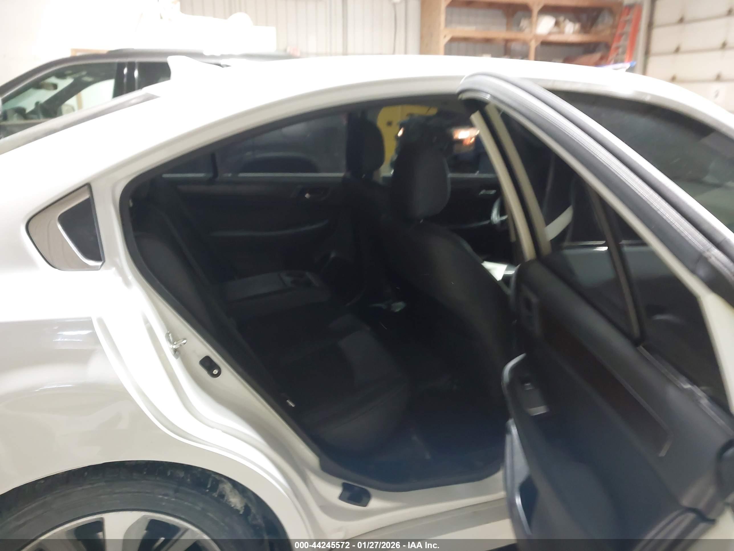 SUBARU LEGACY image 8
