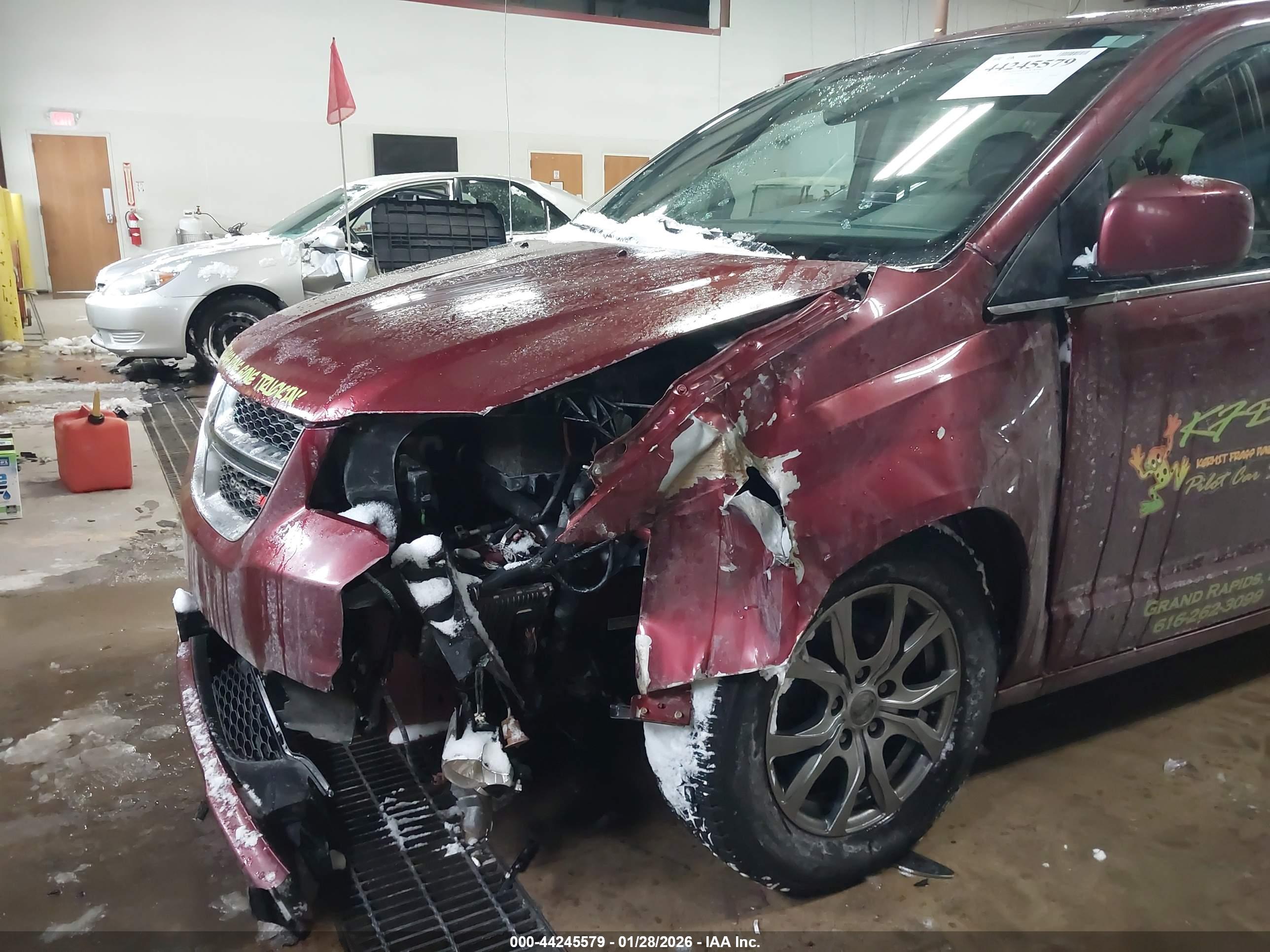 DODGE GRAND image 6