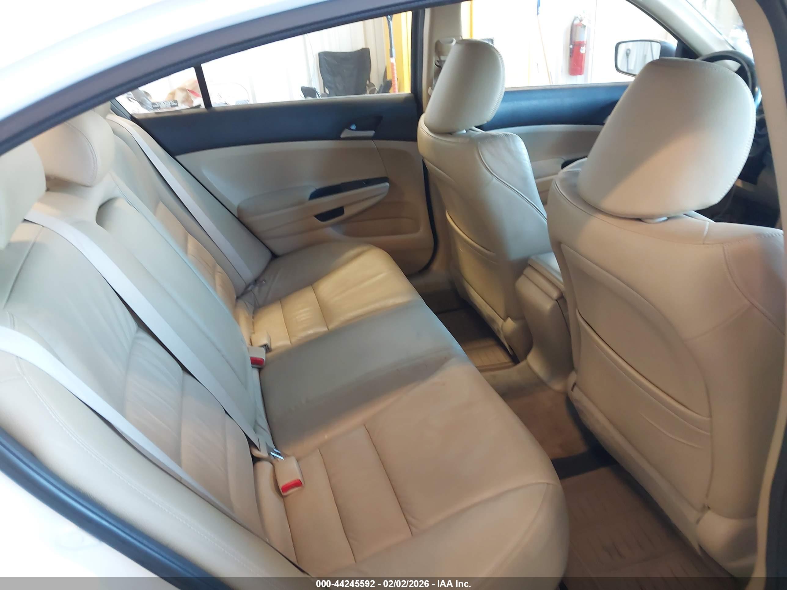 HONDA ACCORD image 8