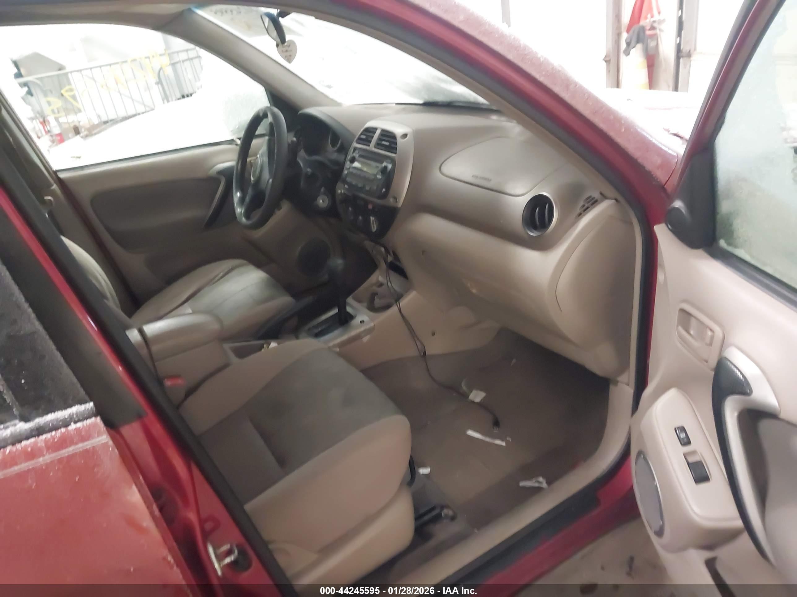 TOYOTA RAV4 image 5