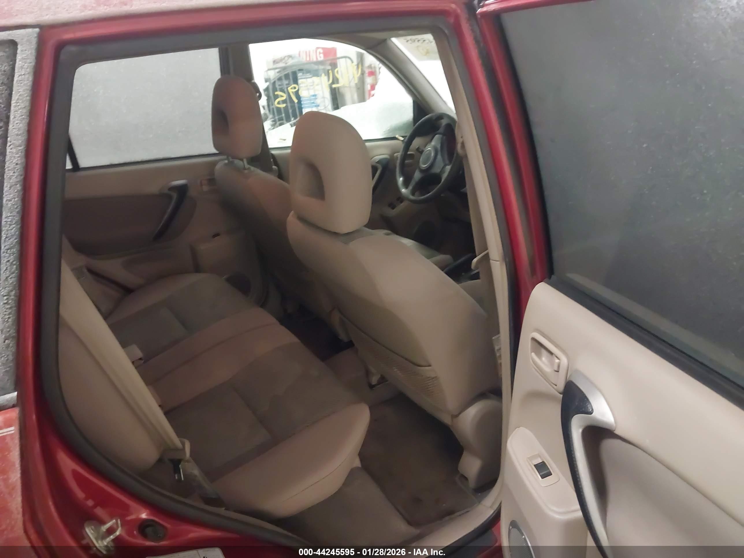 TOYOTA RAV4 image 8