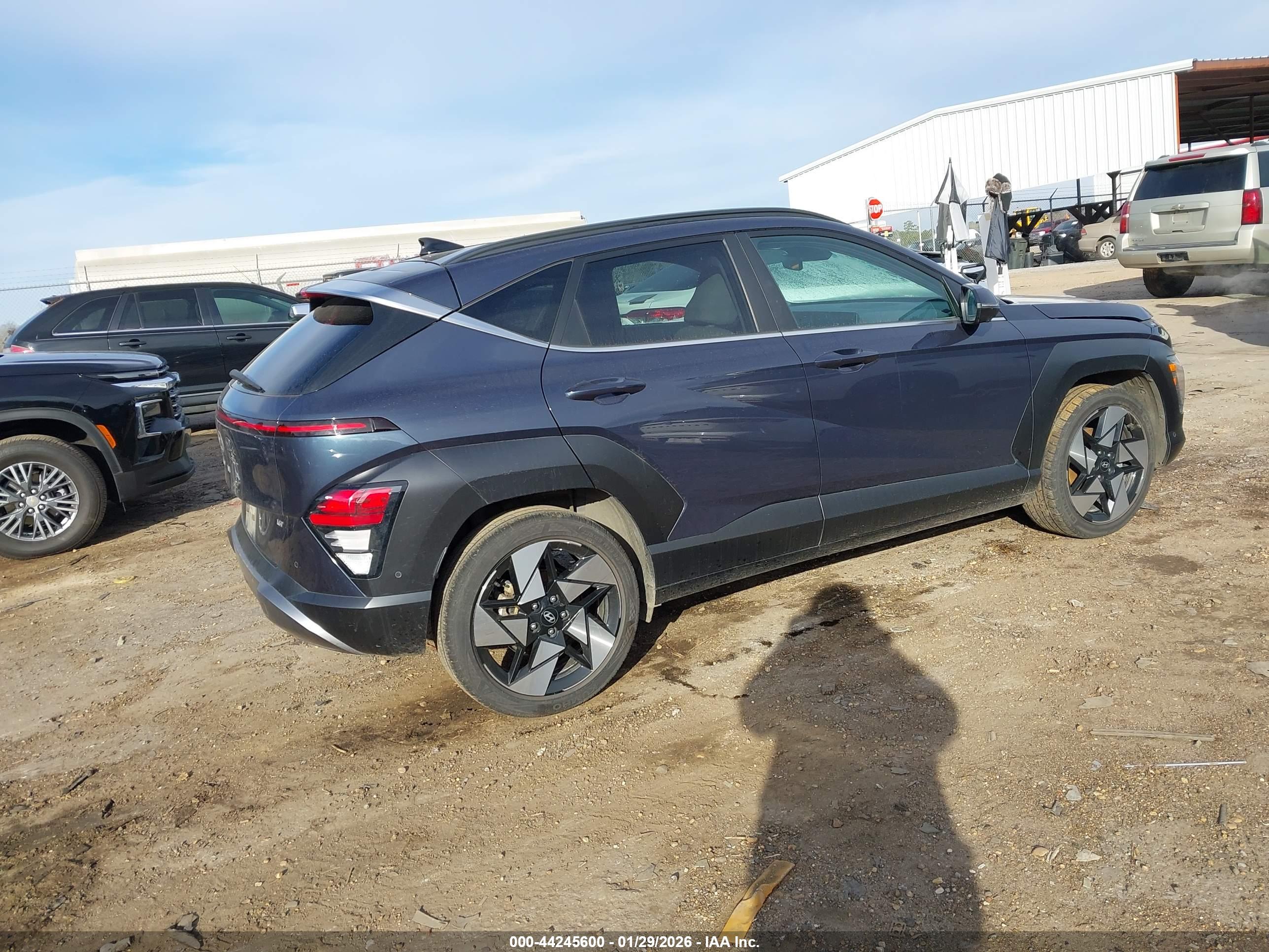 HYUNDAI KONA image 4