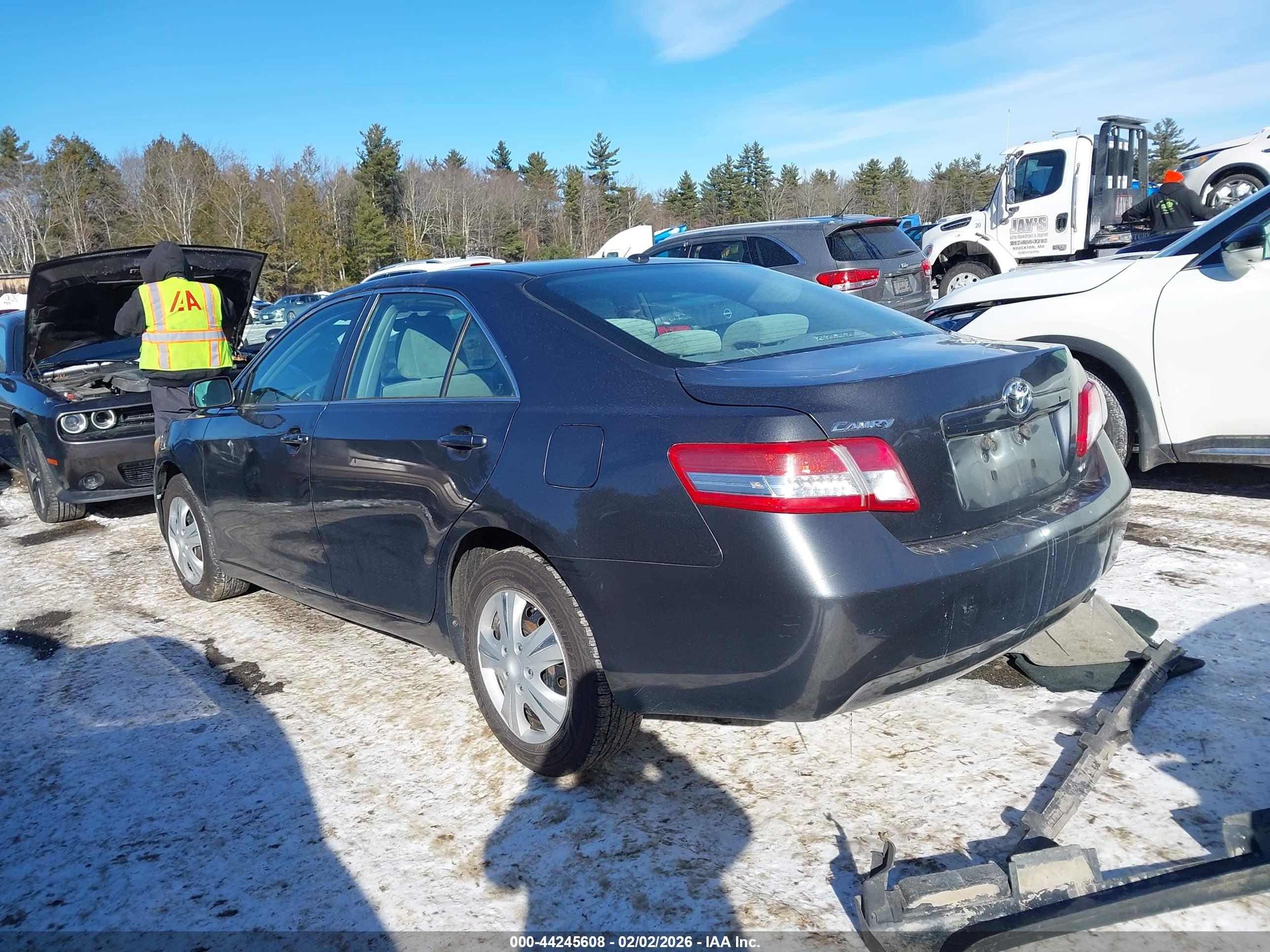 TOYOTA CAMRY image 3