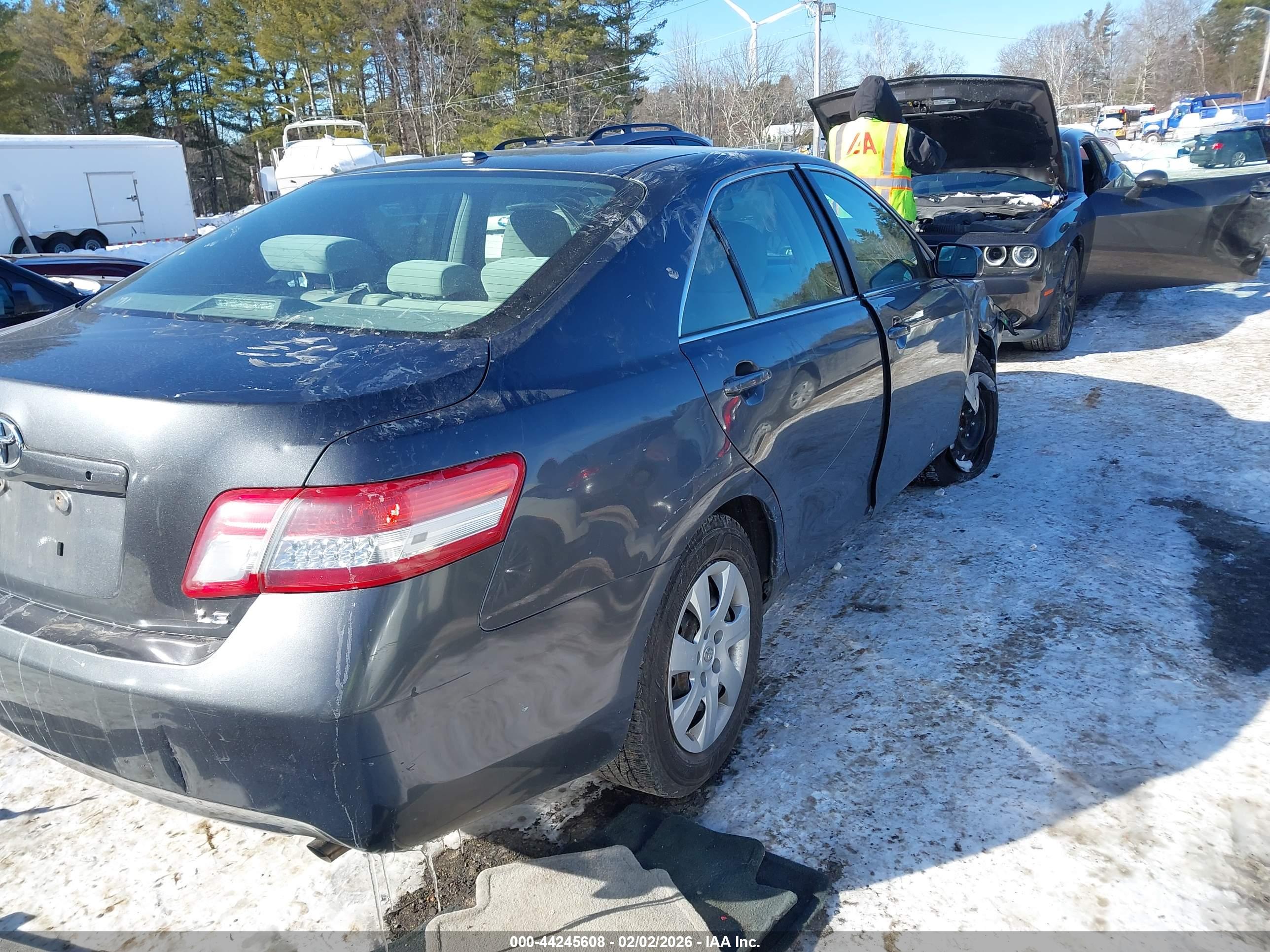 TOYOTA CAMRY image 4