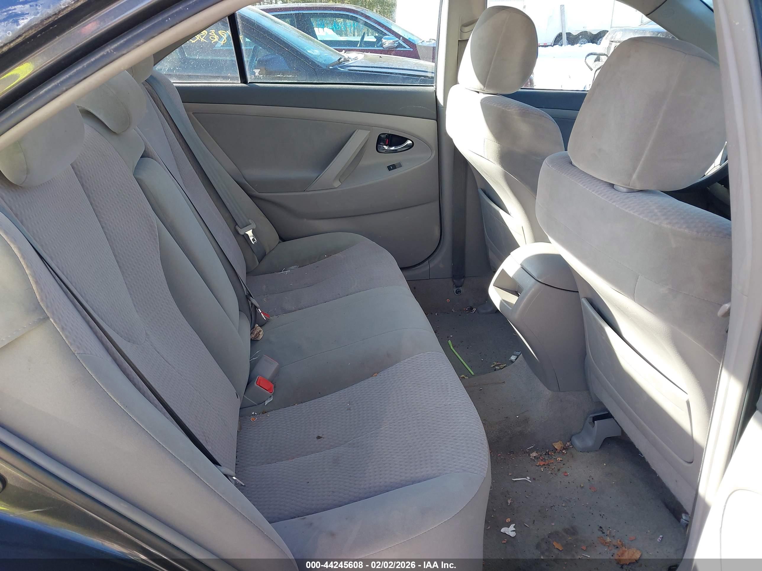 TOYOTA CAMRY image 8