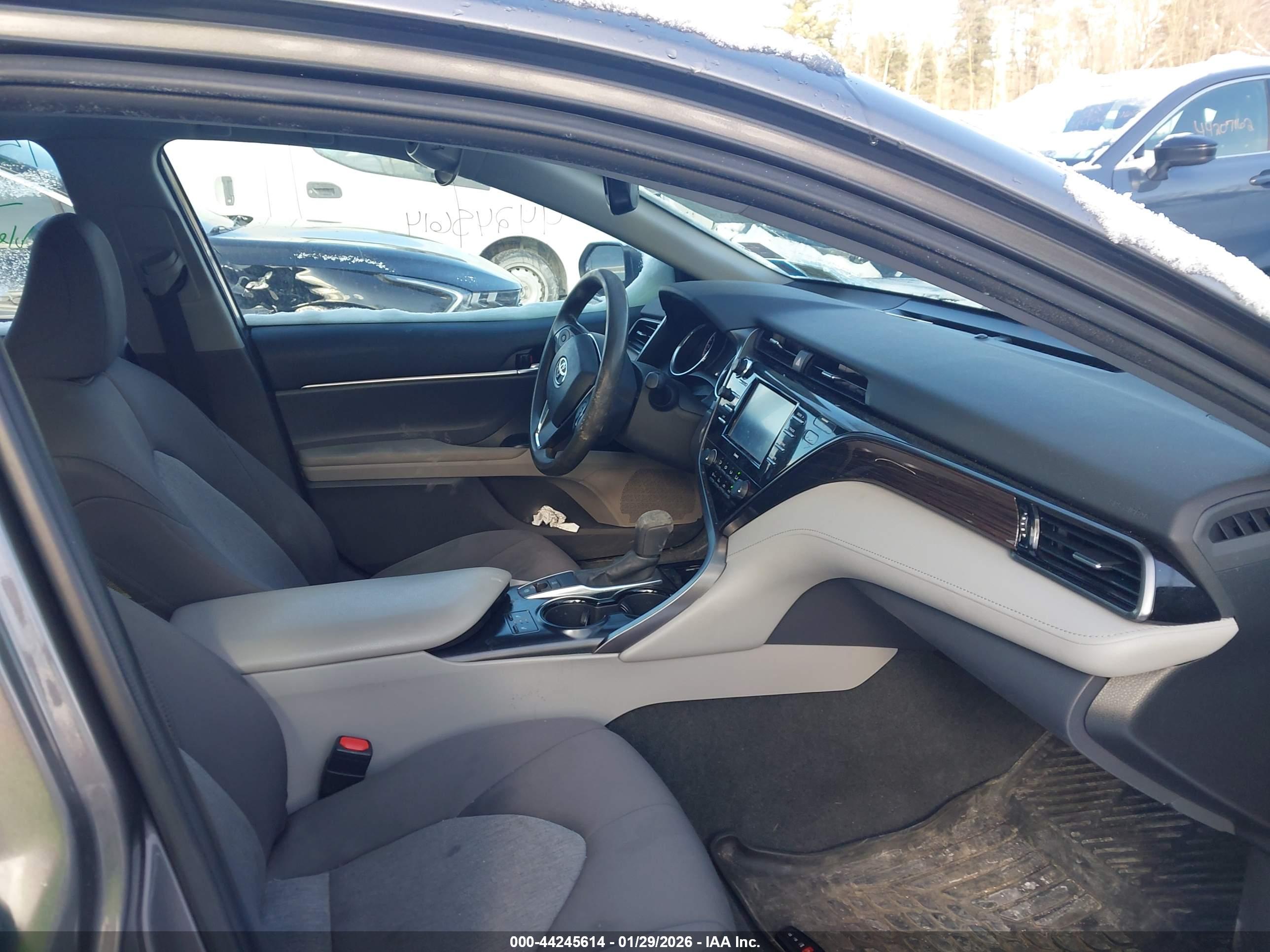 TOYOTA CAMRY image 5