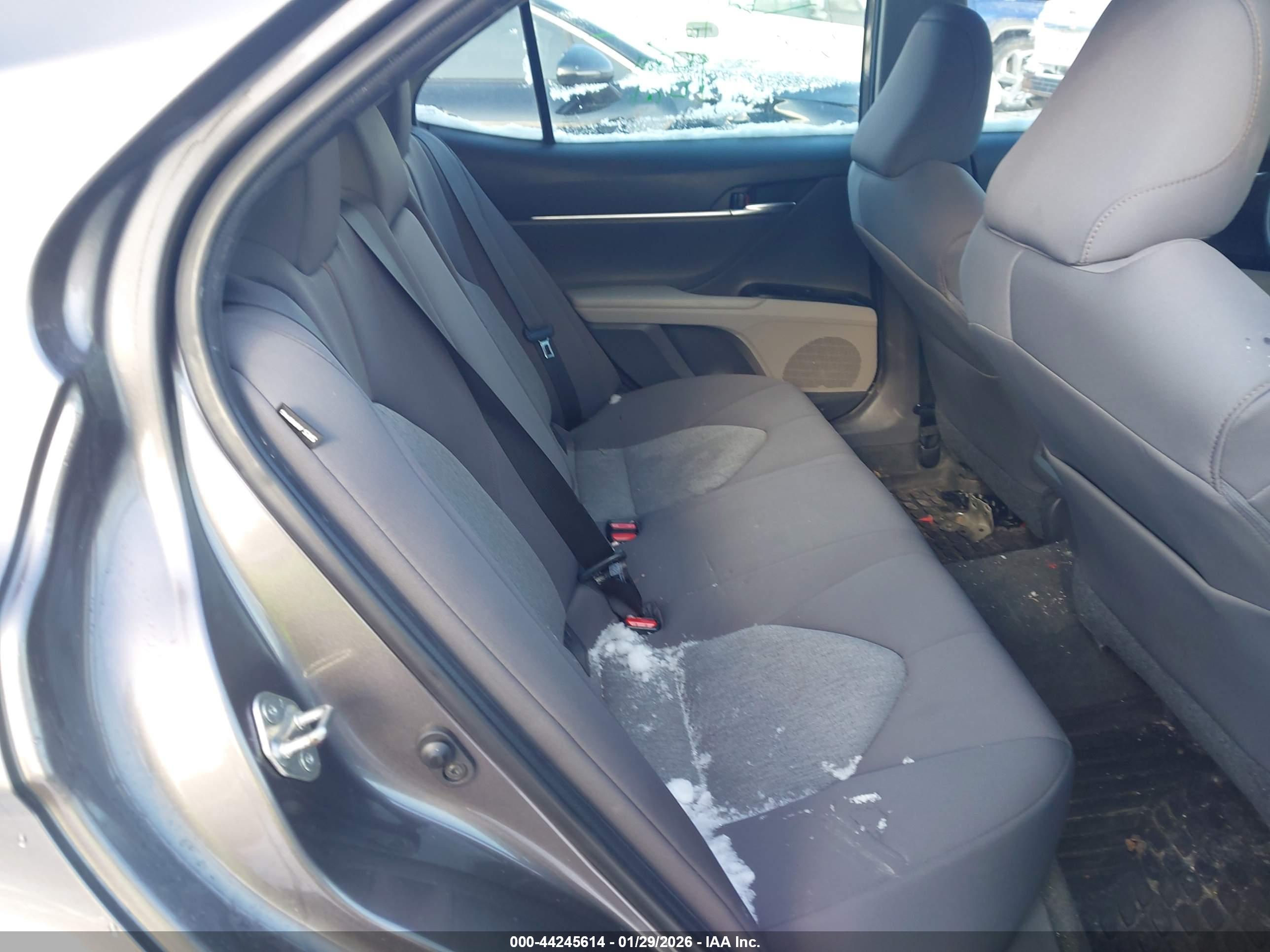 TOYOTA CAMRY image 8