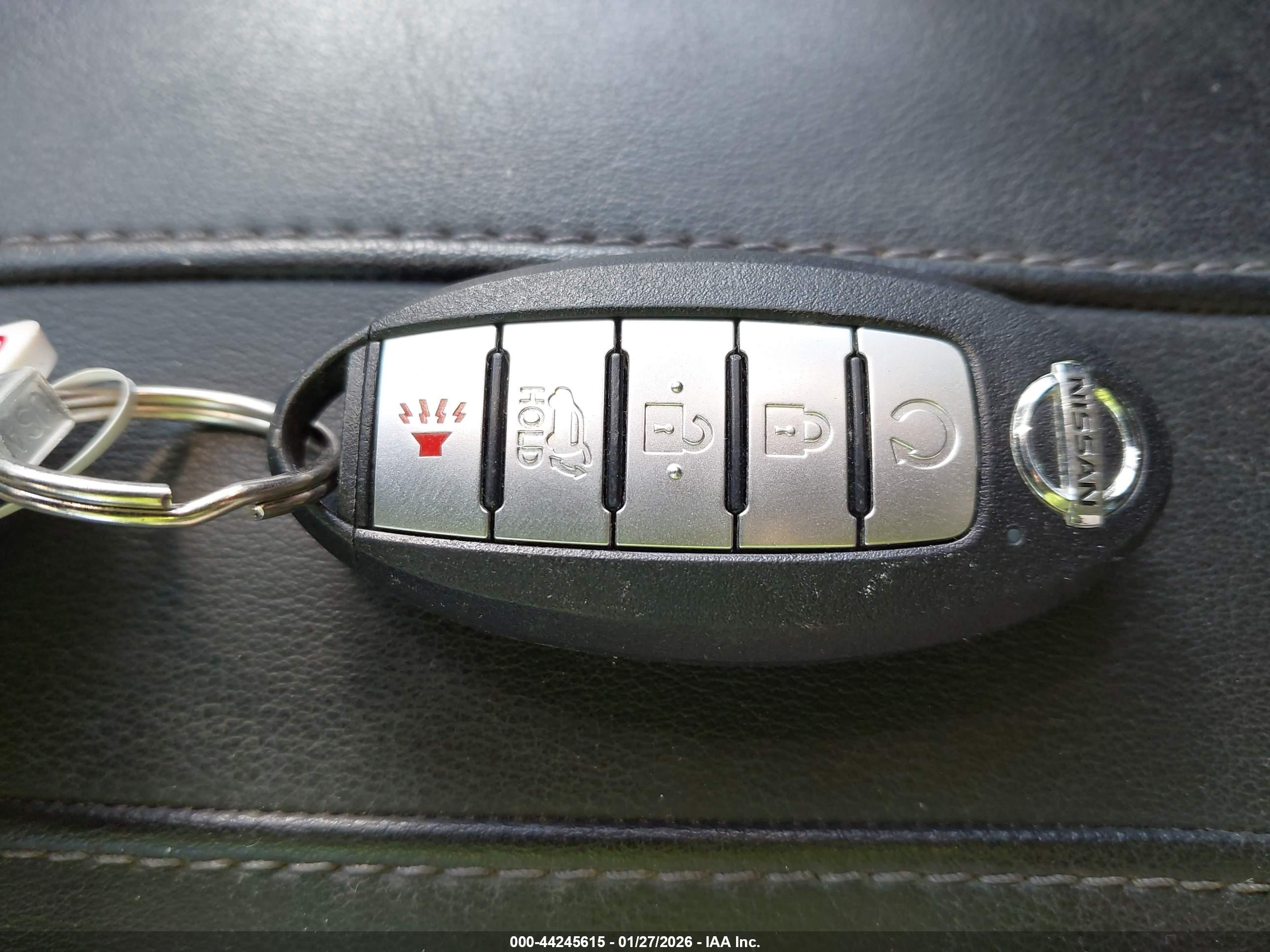 NISSAN ROGUE image 11