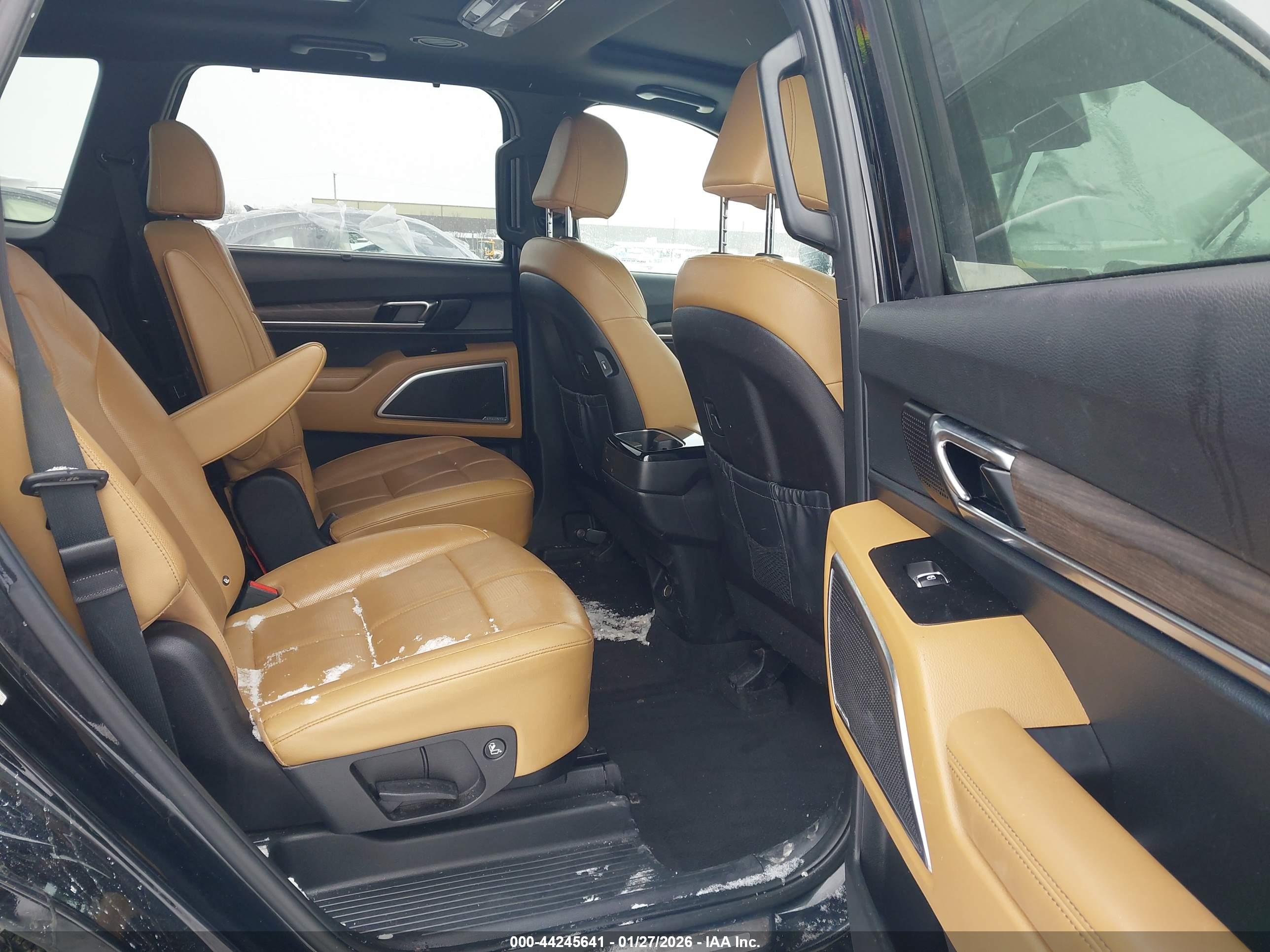 KIA TELLURIDE image 8