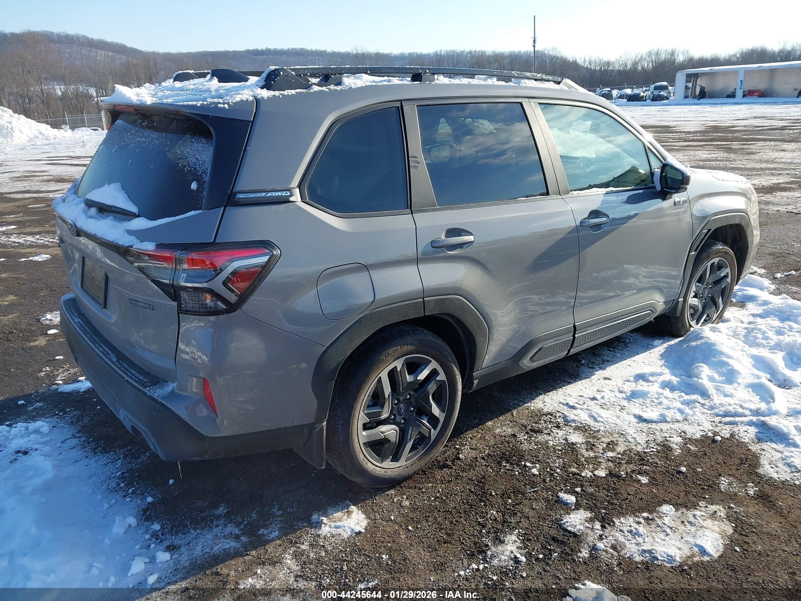 SUBARU FORESTER image 4