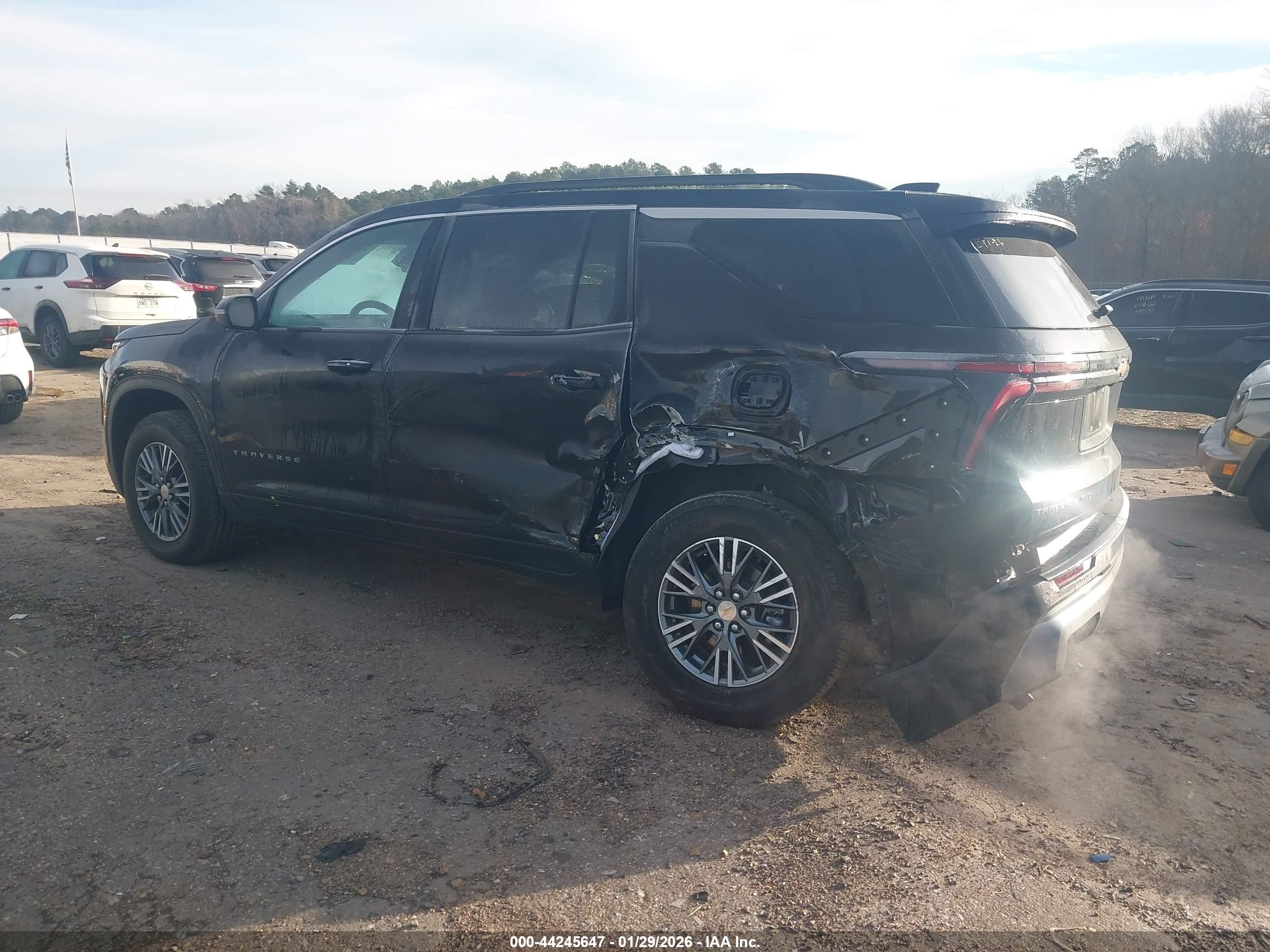 CHEVROLET TRAVERSE image 3