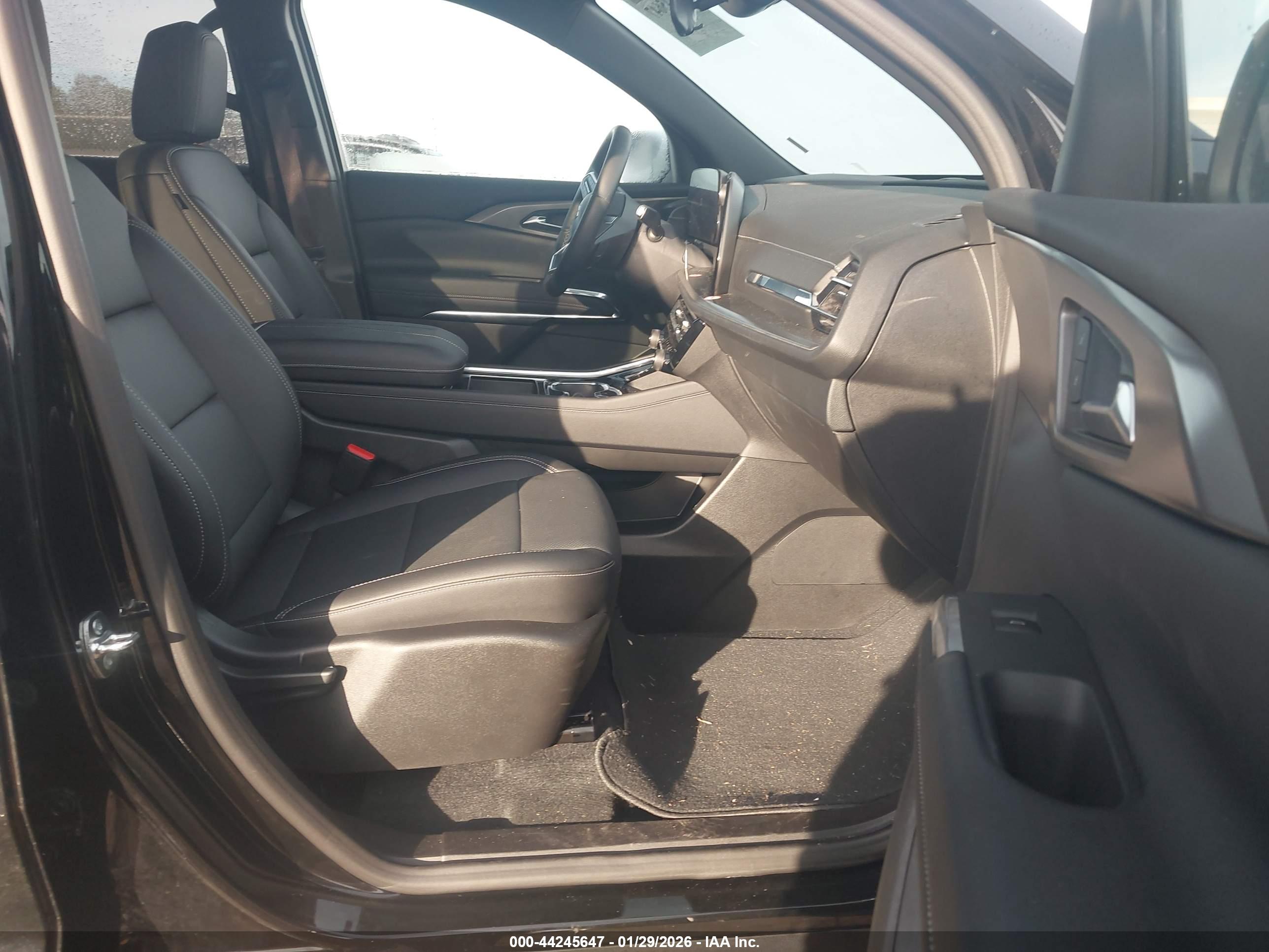 CHEVROLET TRAVERSE image 5