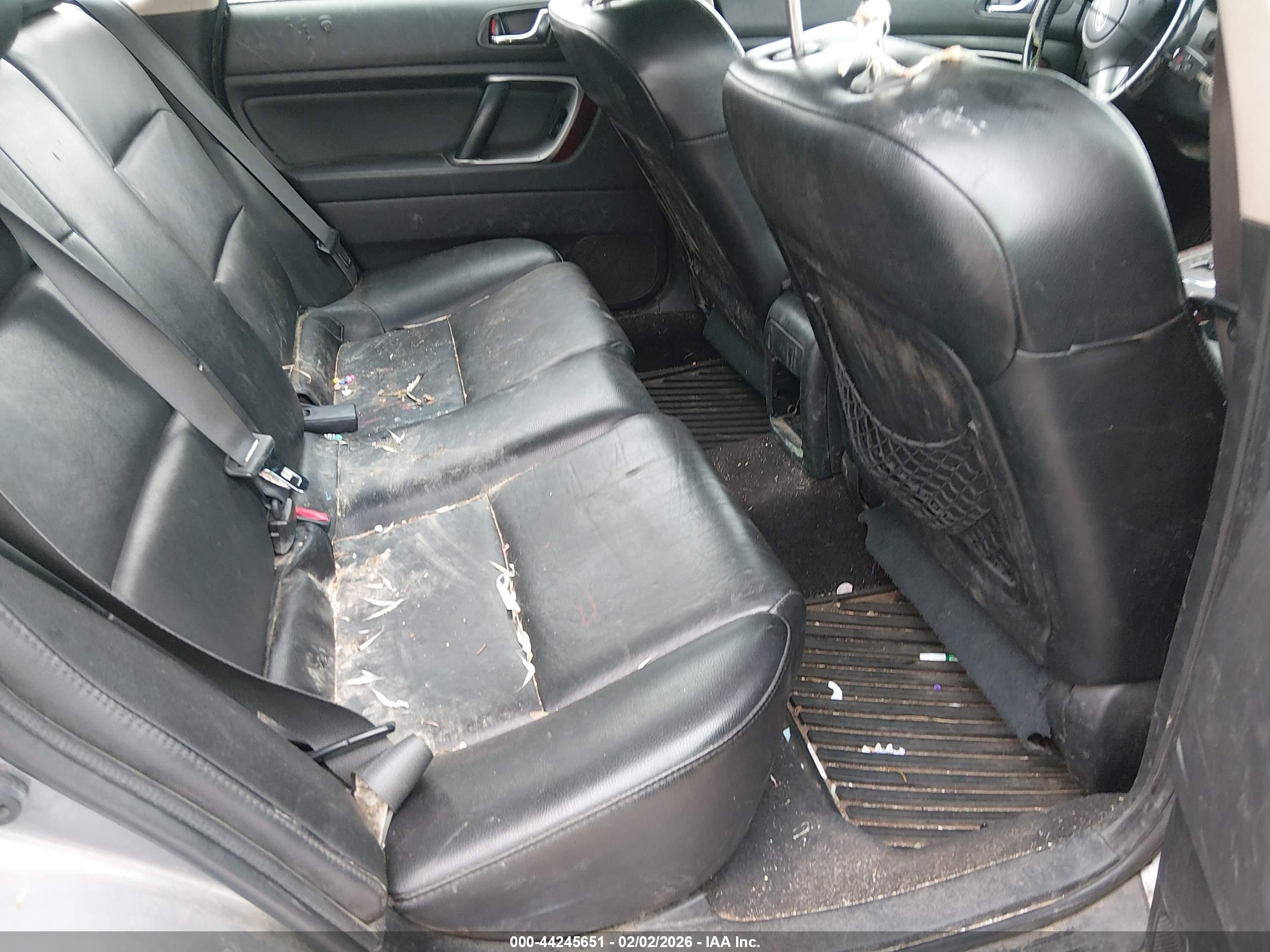 SUBARU OUTBACK image 8