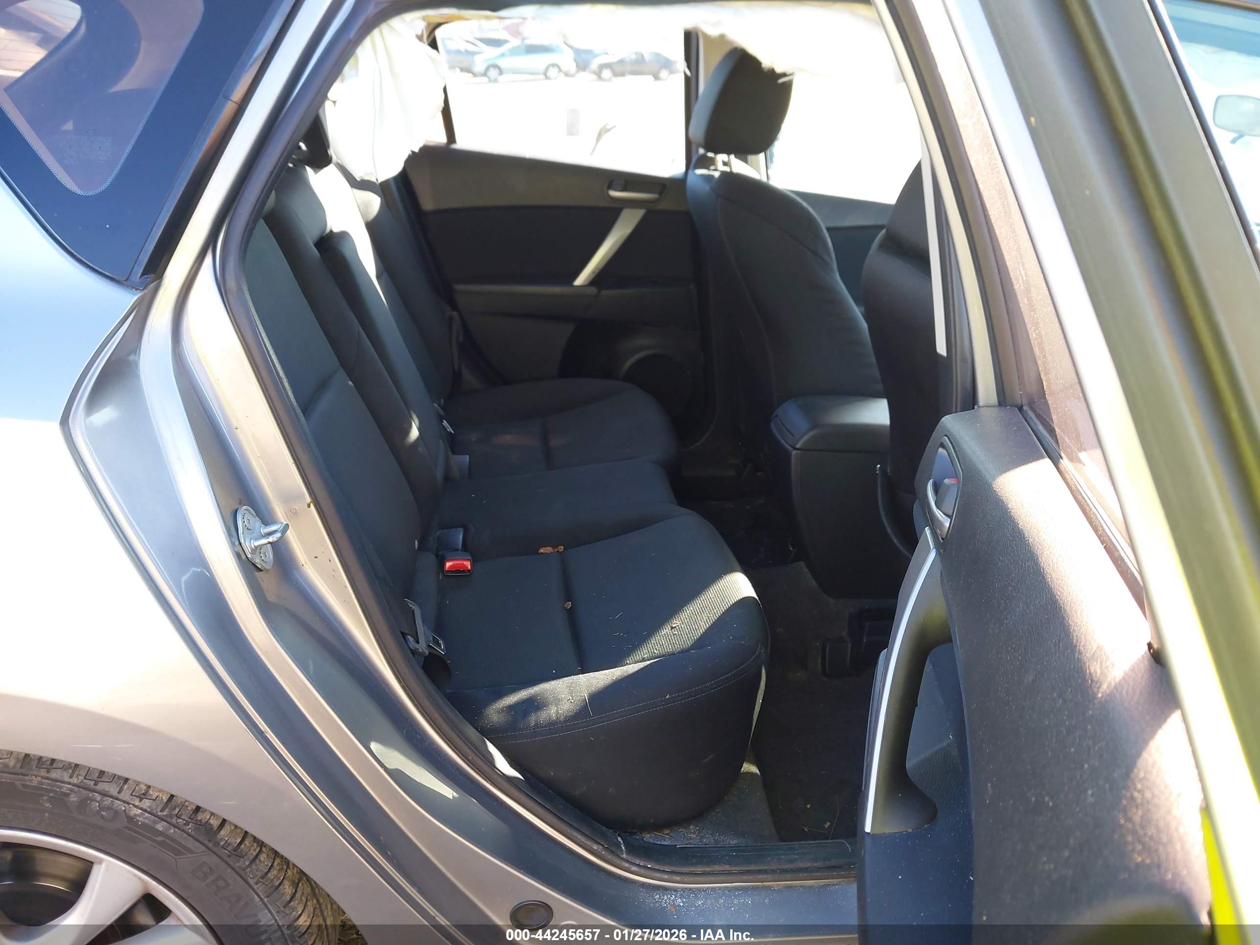 MAZDA MAZDA3 image 8