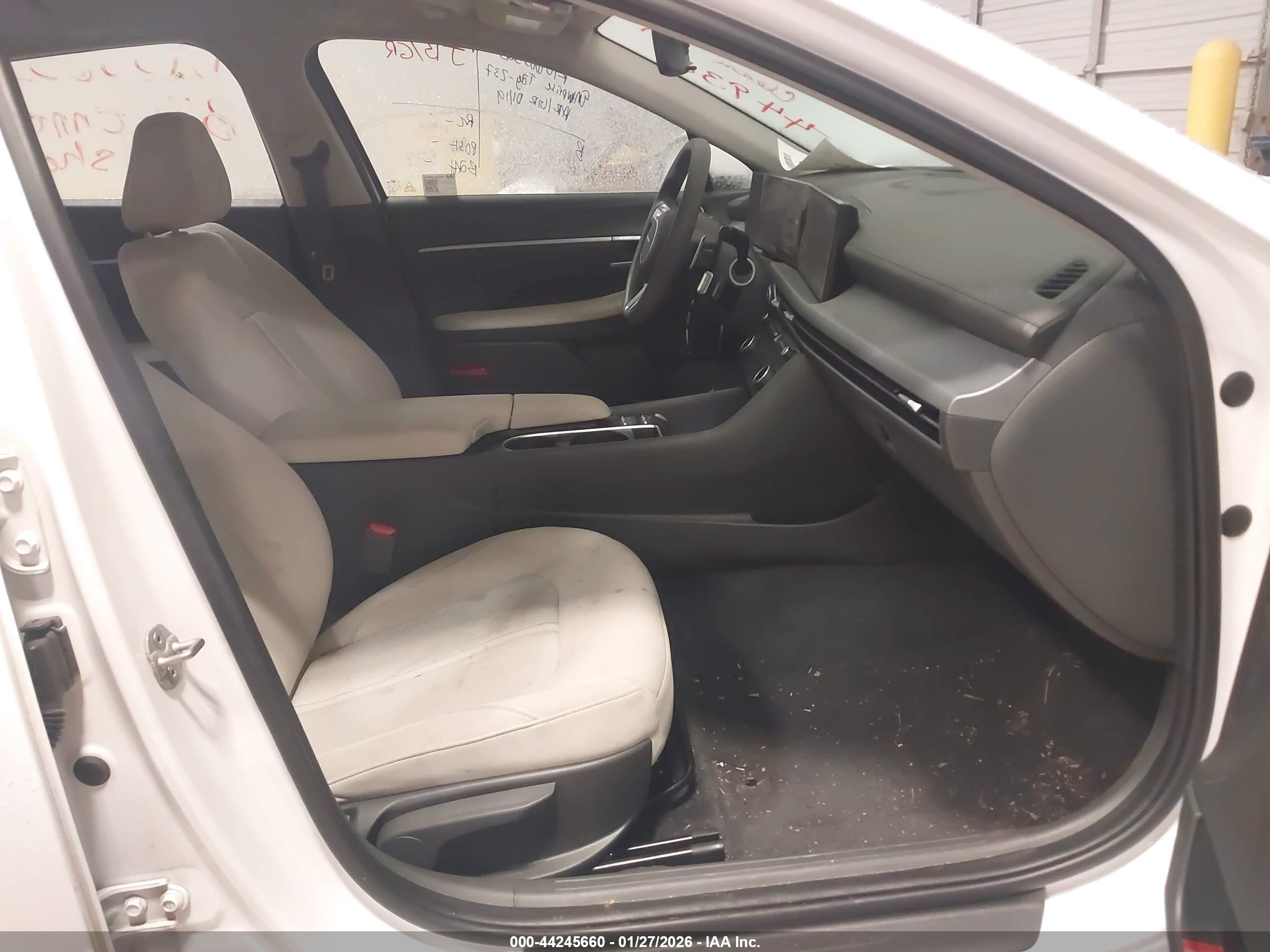 HYUNDAI SONATA image 5