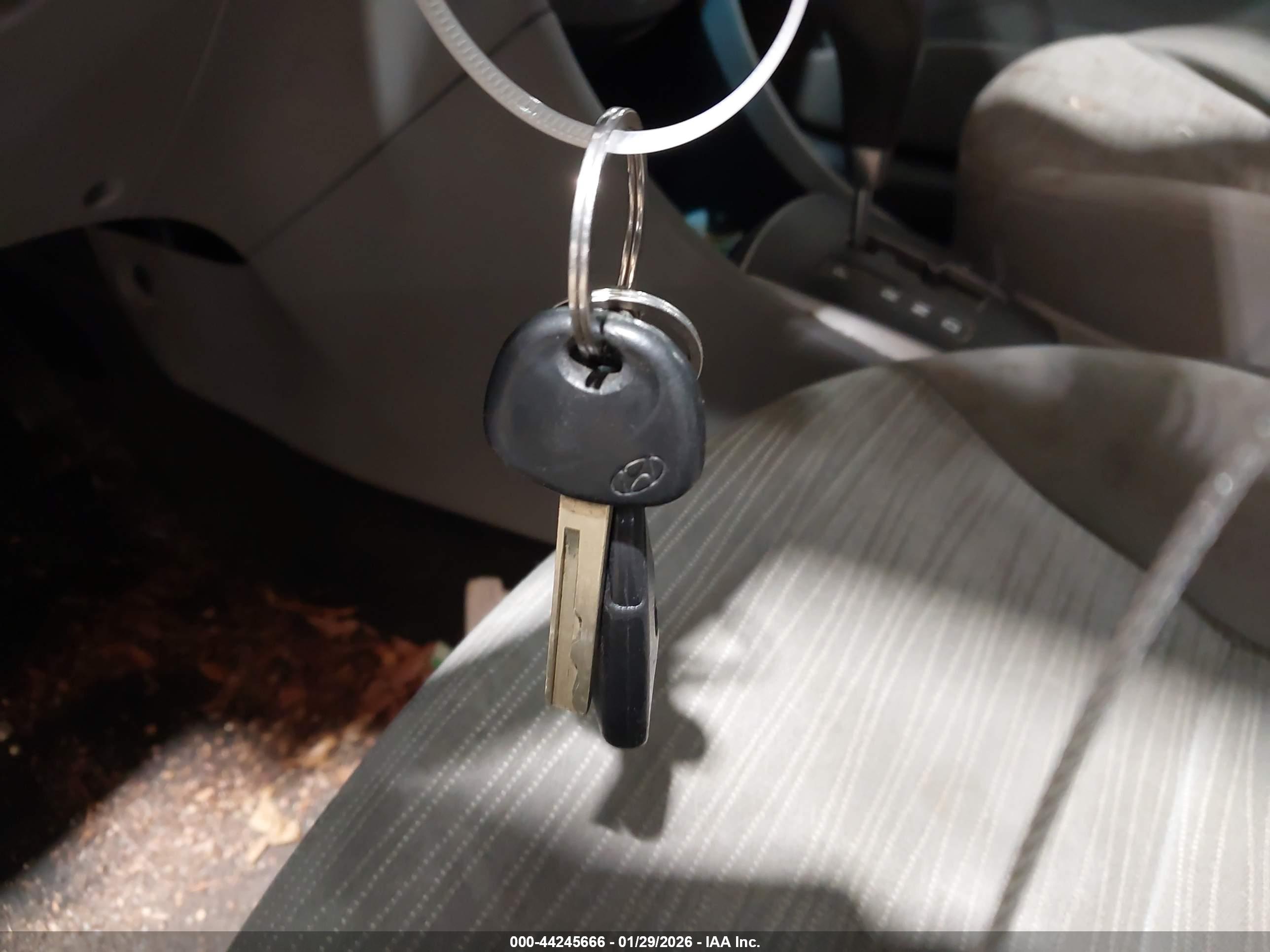 HYUNDAI ACCENT image 11