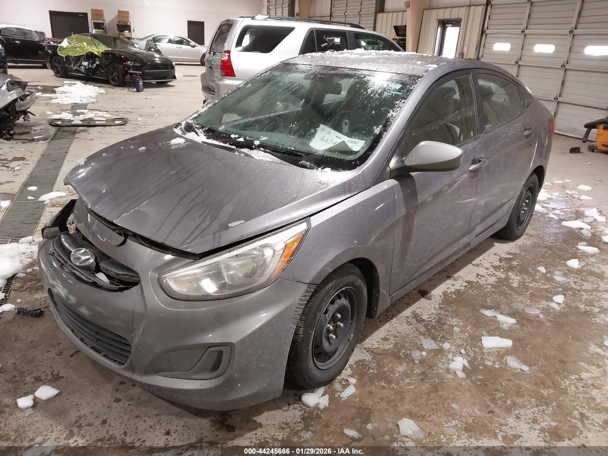 HYUNDAI ACCENT image 2