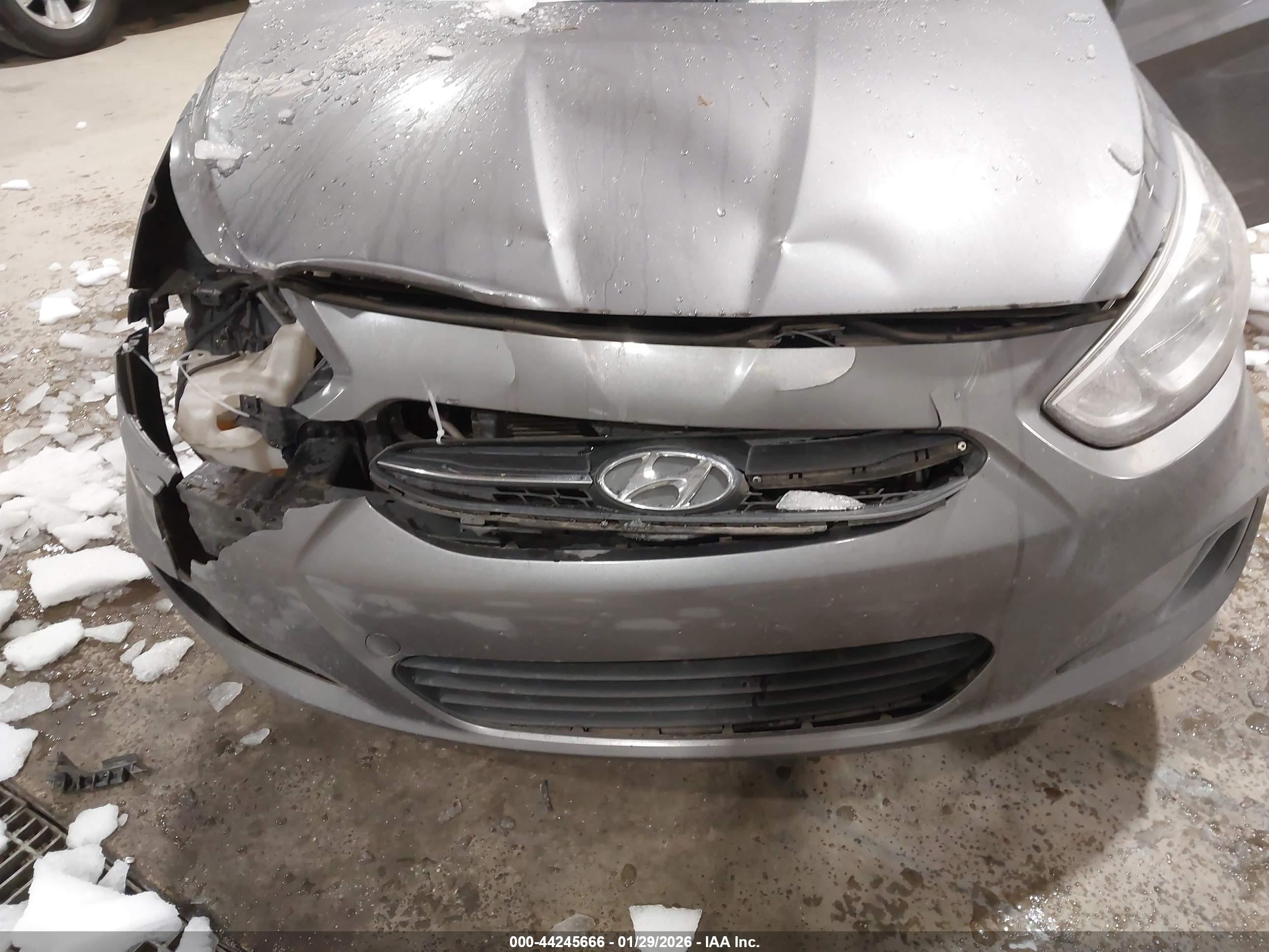 HYUNDAI ACCENT image 6