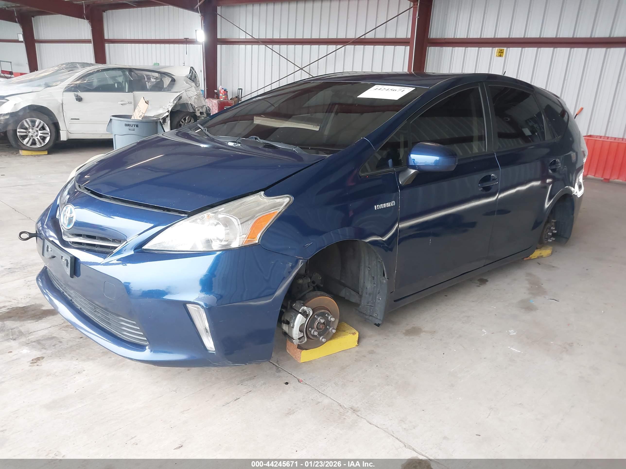 TOYOTA PRIUS image 2