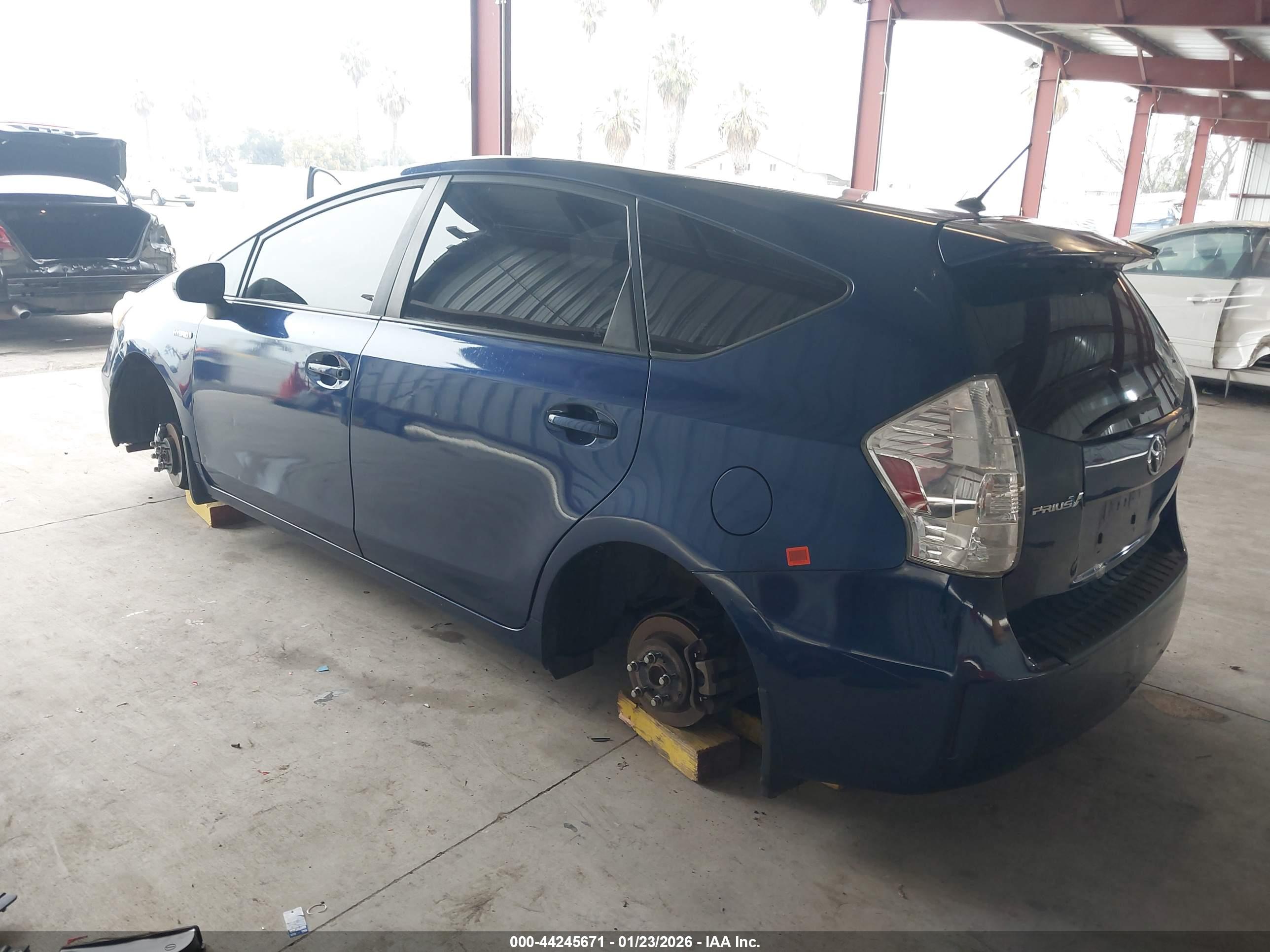 TOYOTA PRIUS image 3