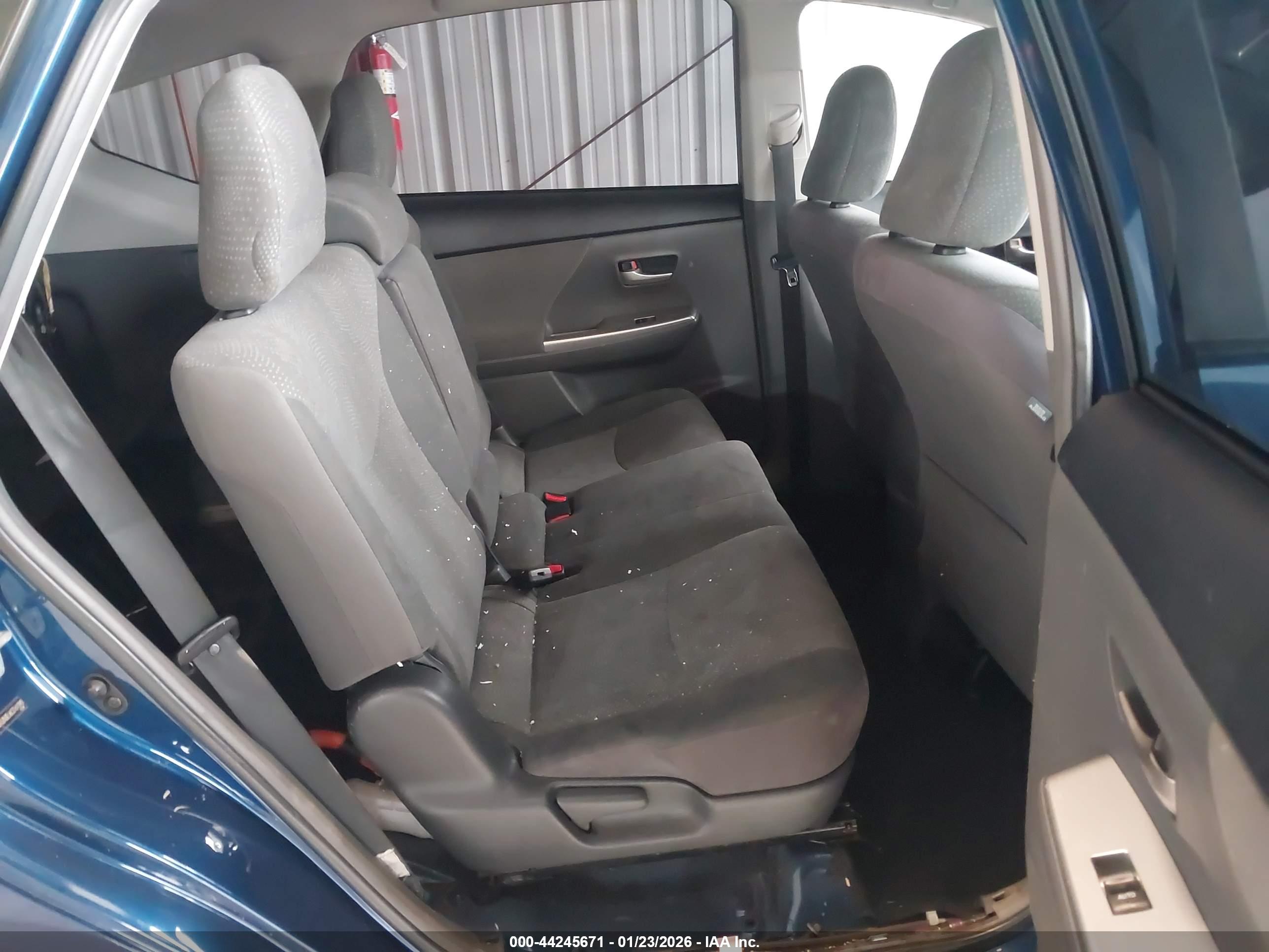 TOYOTA PRIUS image 8
