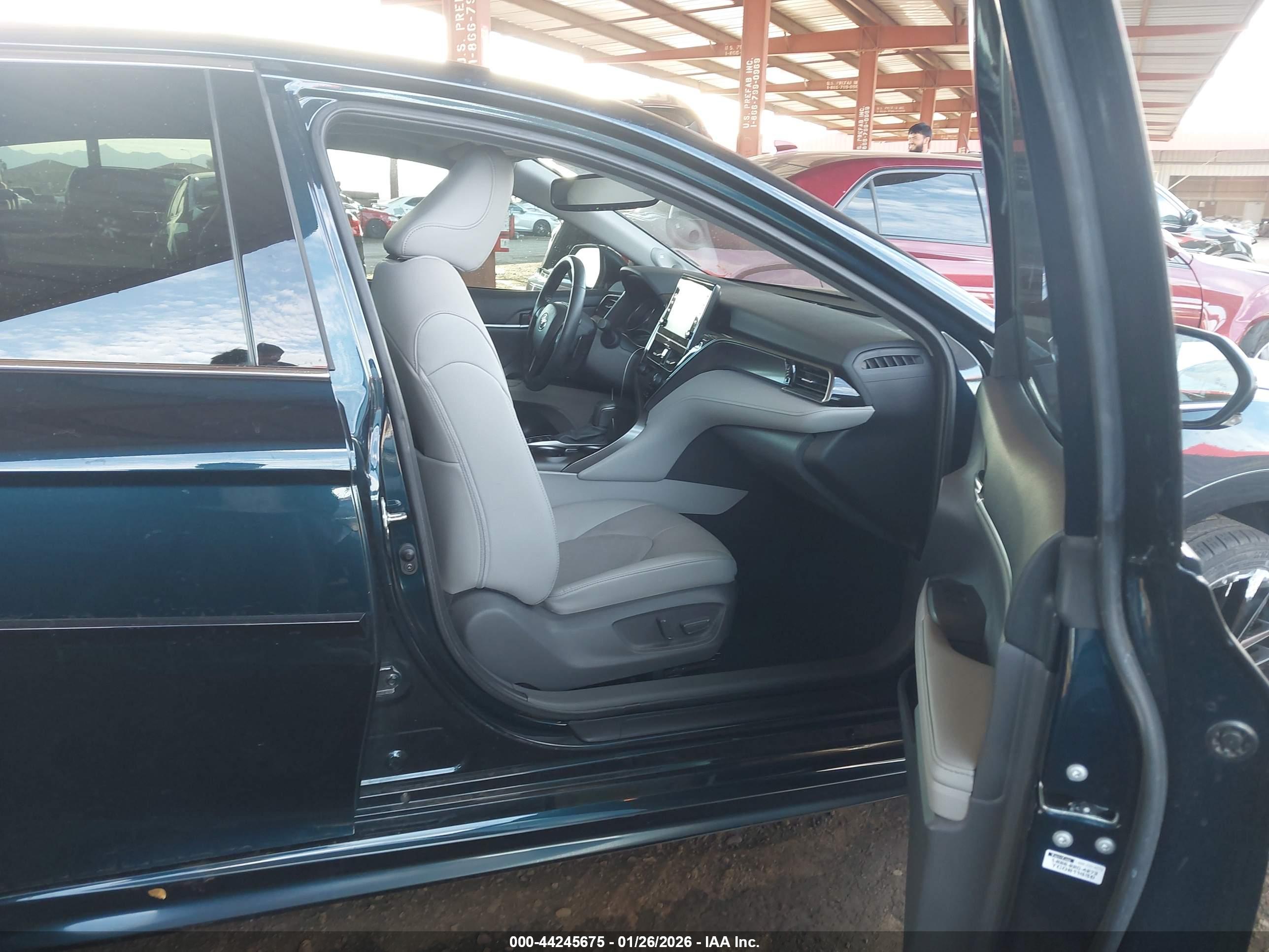 TOYOTA CAMRY image 5