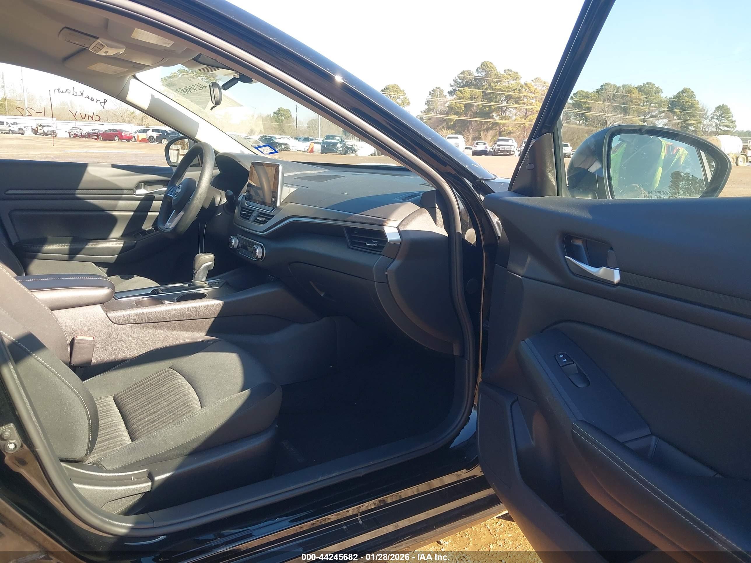 NISSAN ALTIMA image 5