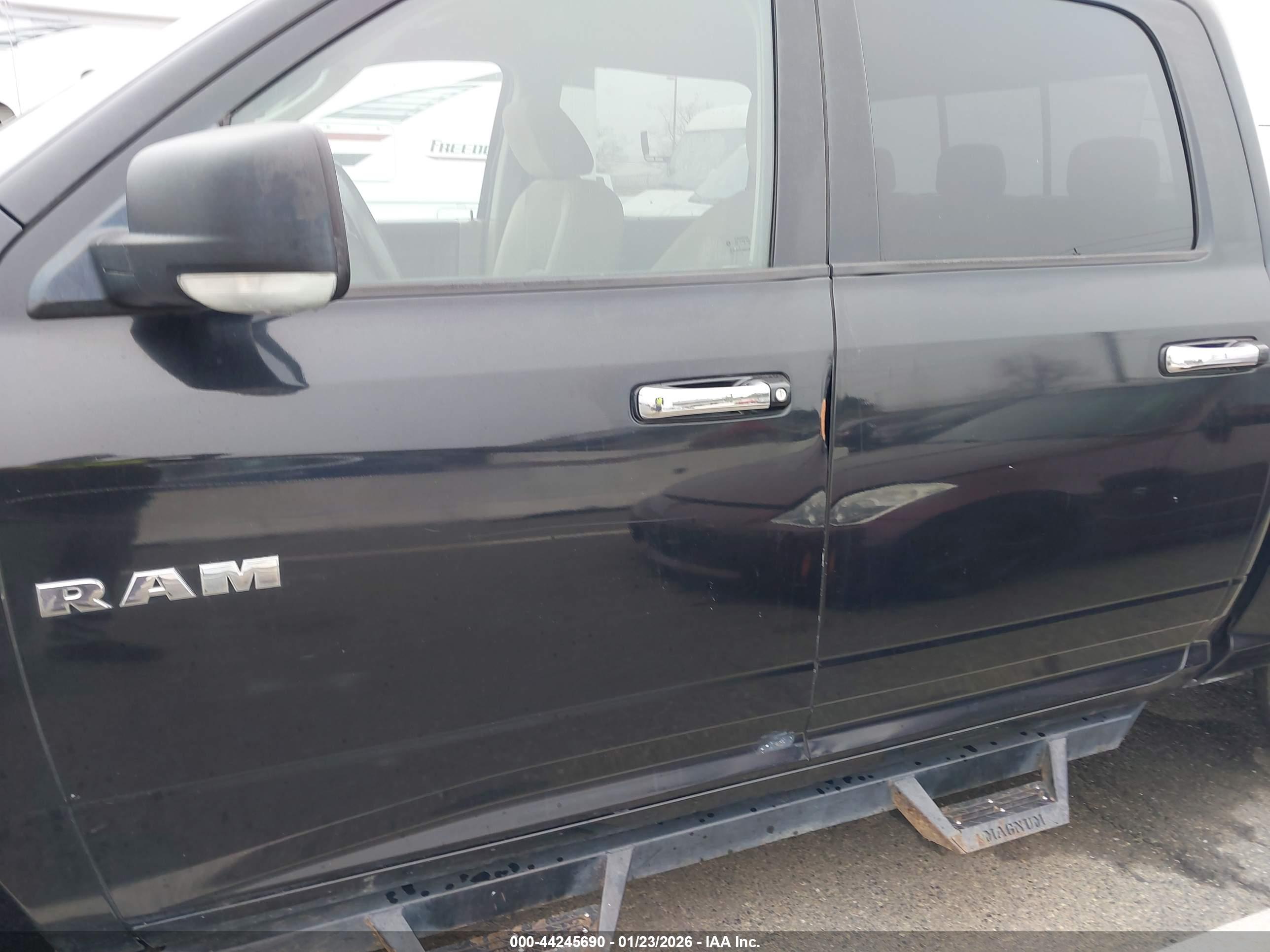 DODGE RAM image 6