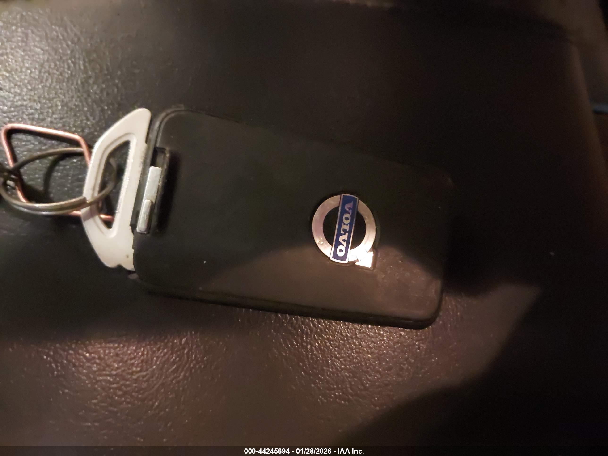 VOLVO S60 image 11