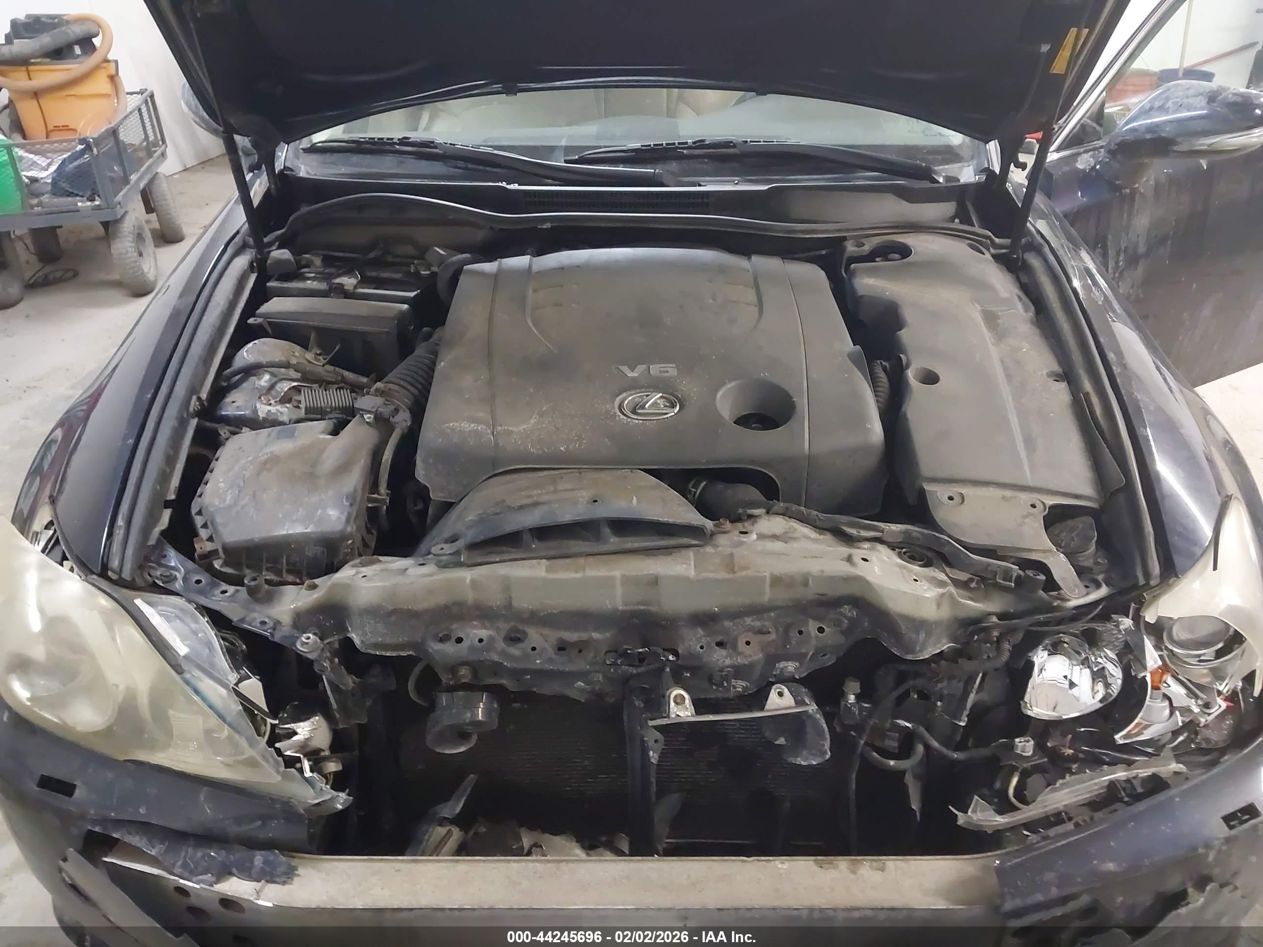 LEXUS IS image 10