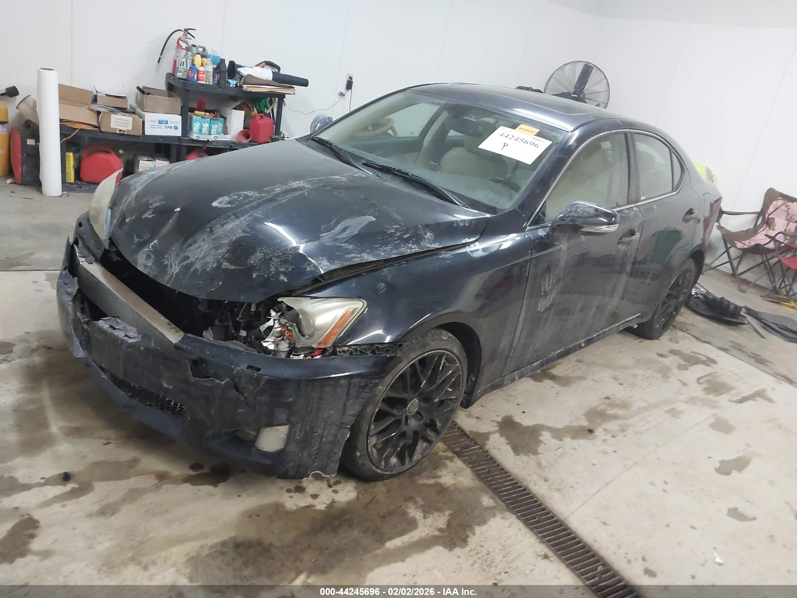 LEXUS IS image 2