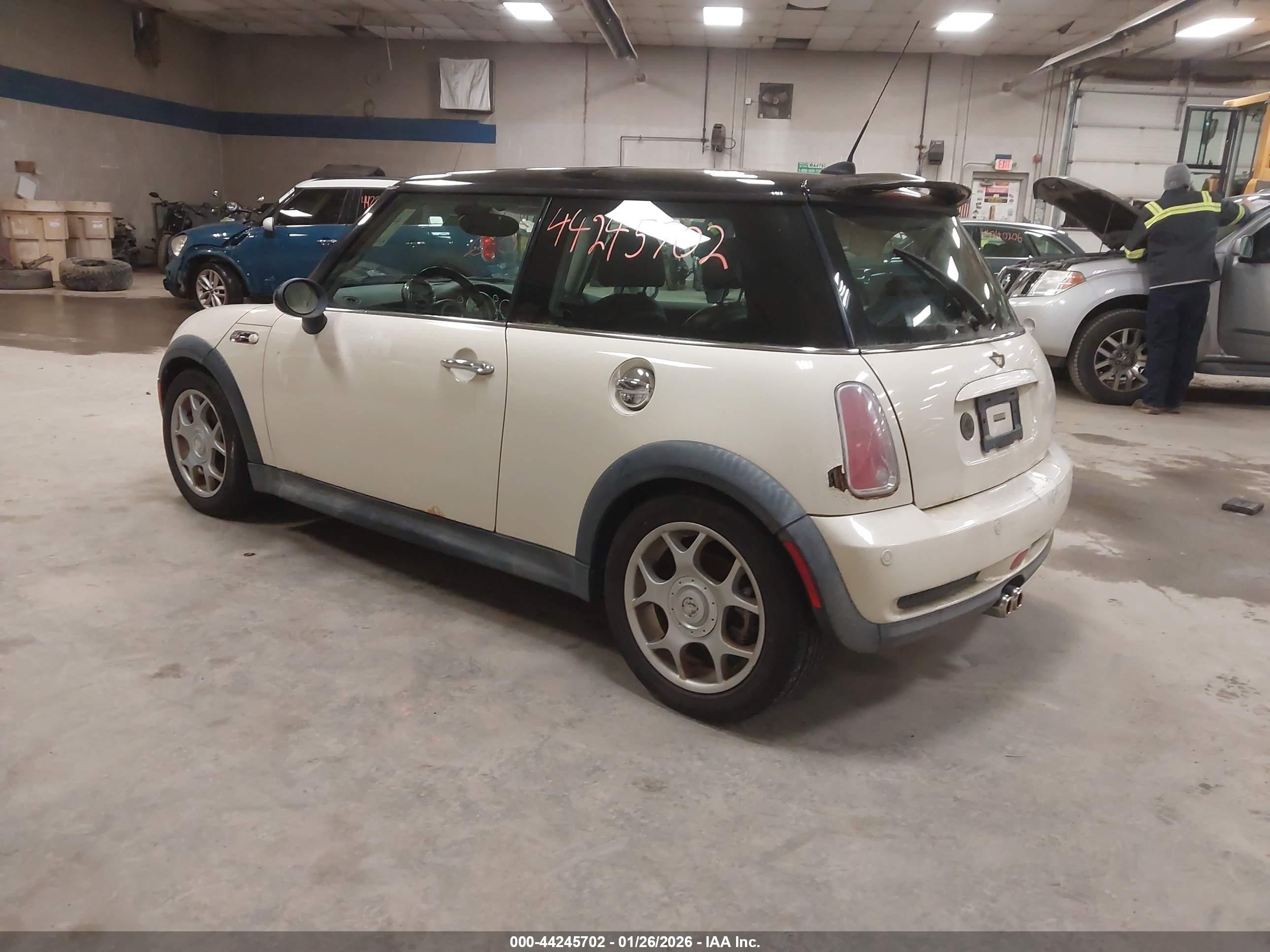 MINI COOPER image 3