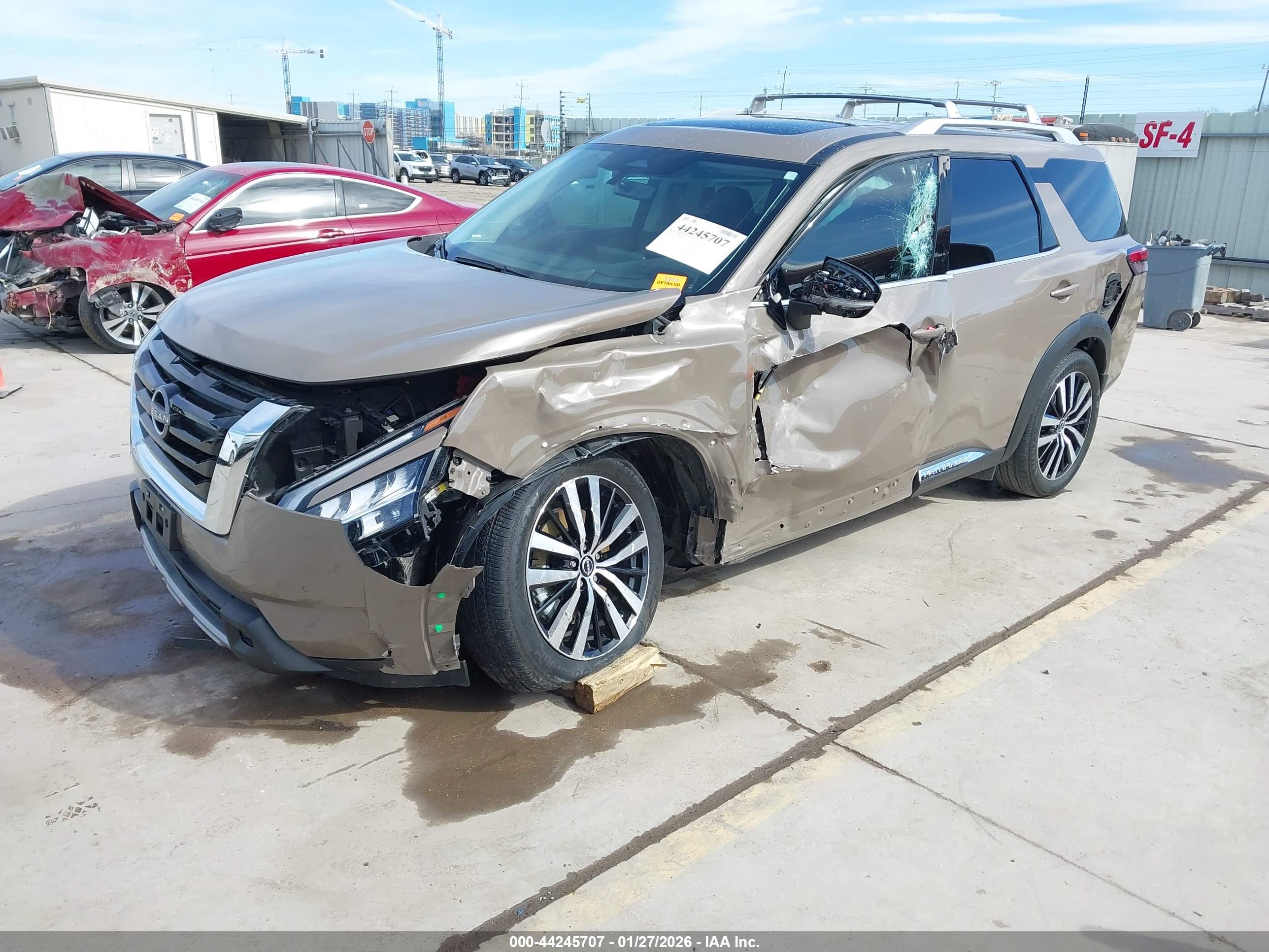 NISSAN PATHFINDER image 2