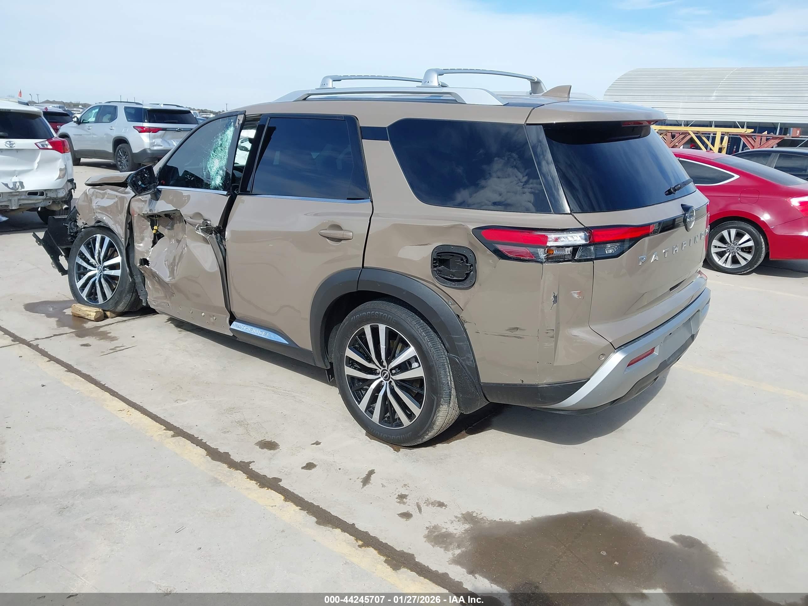 NISSAN PATHFINDER image 3
