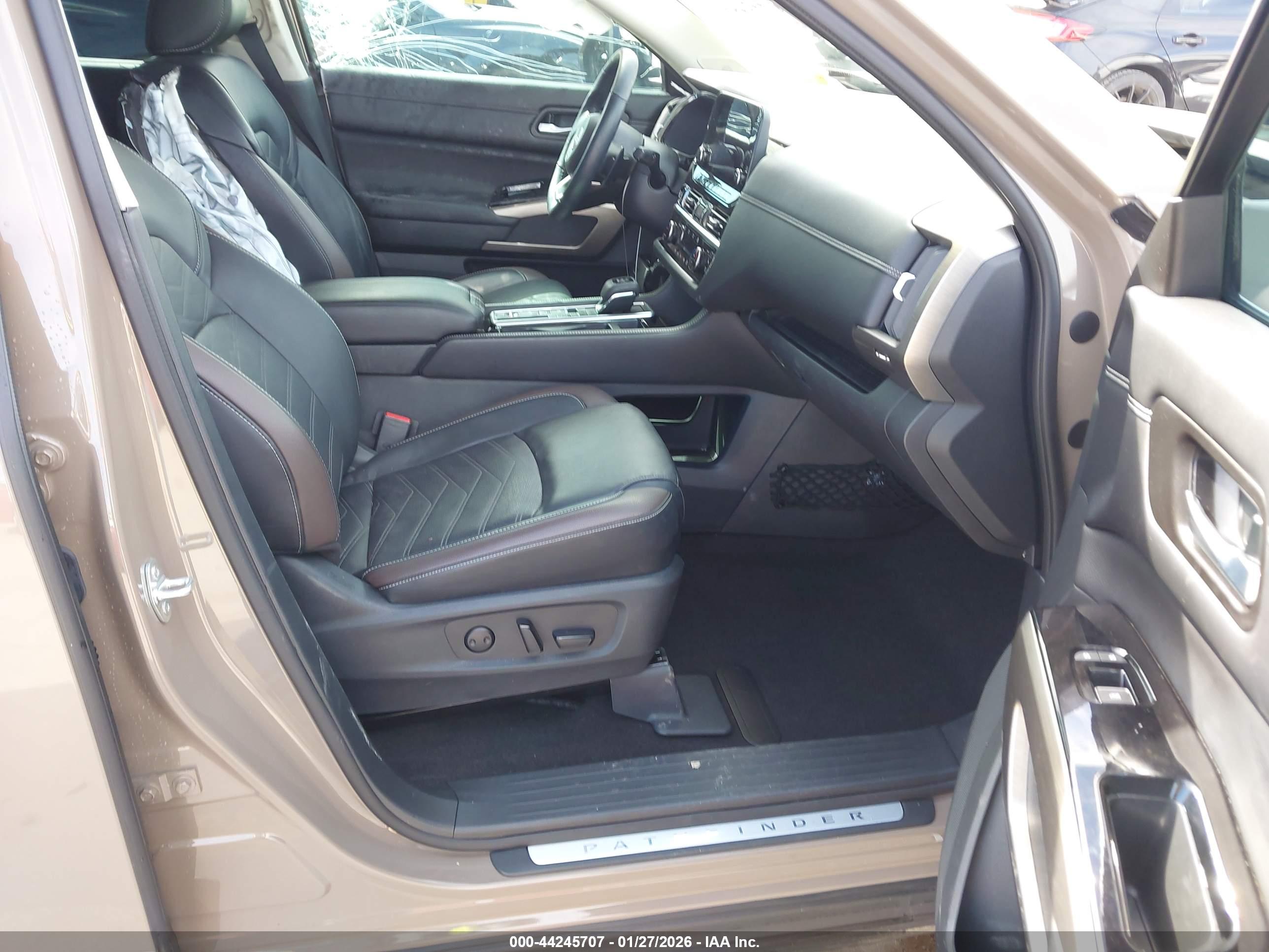 NISSAN PATHFINDER image 5