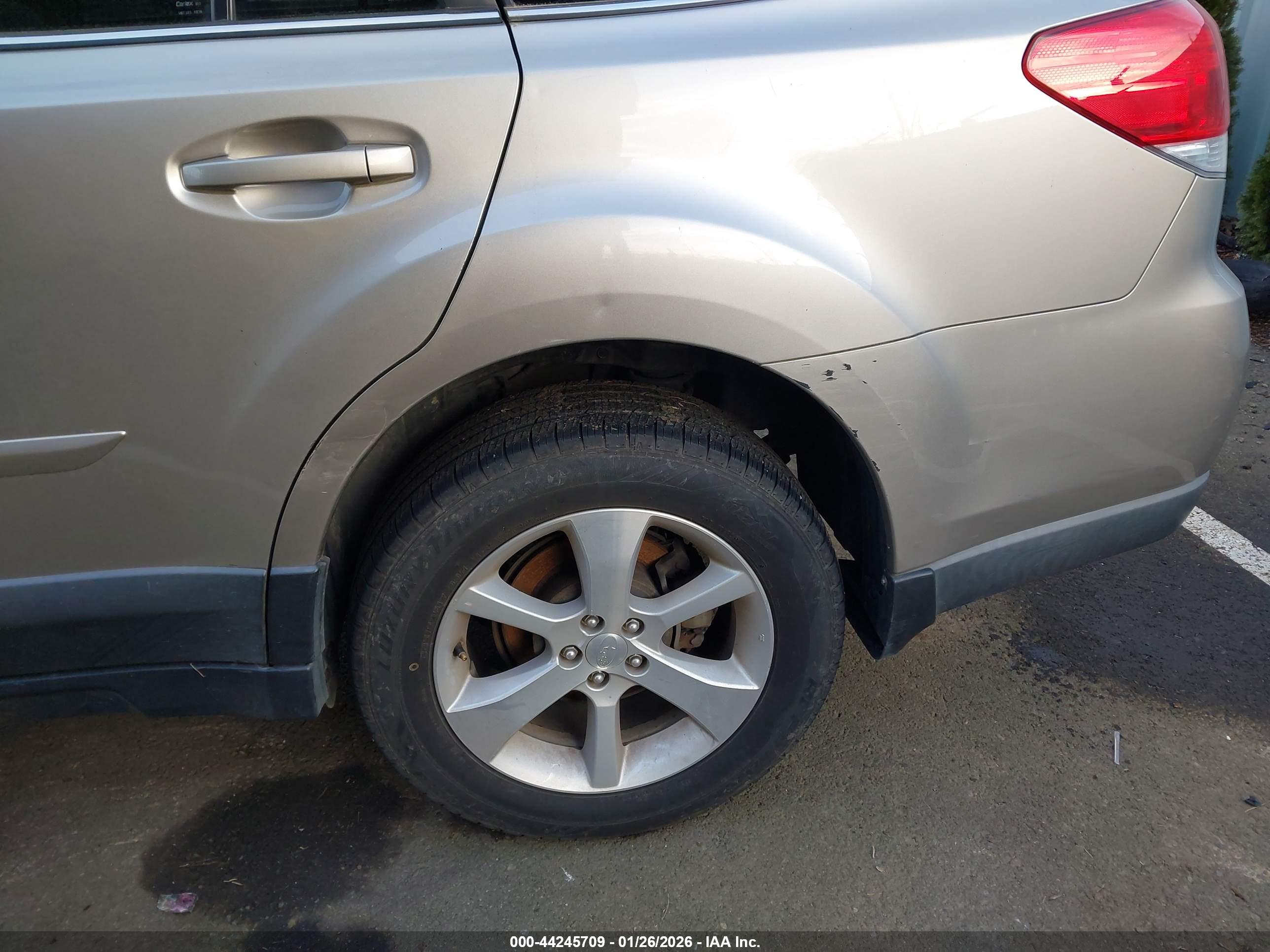 SUBARU OUTBACK image 6