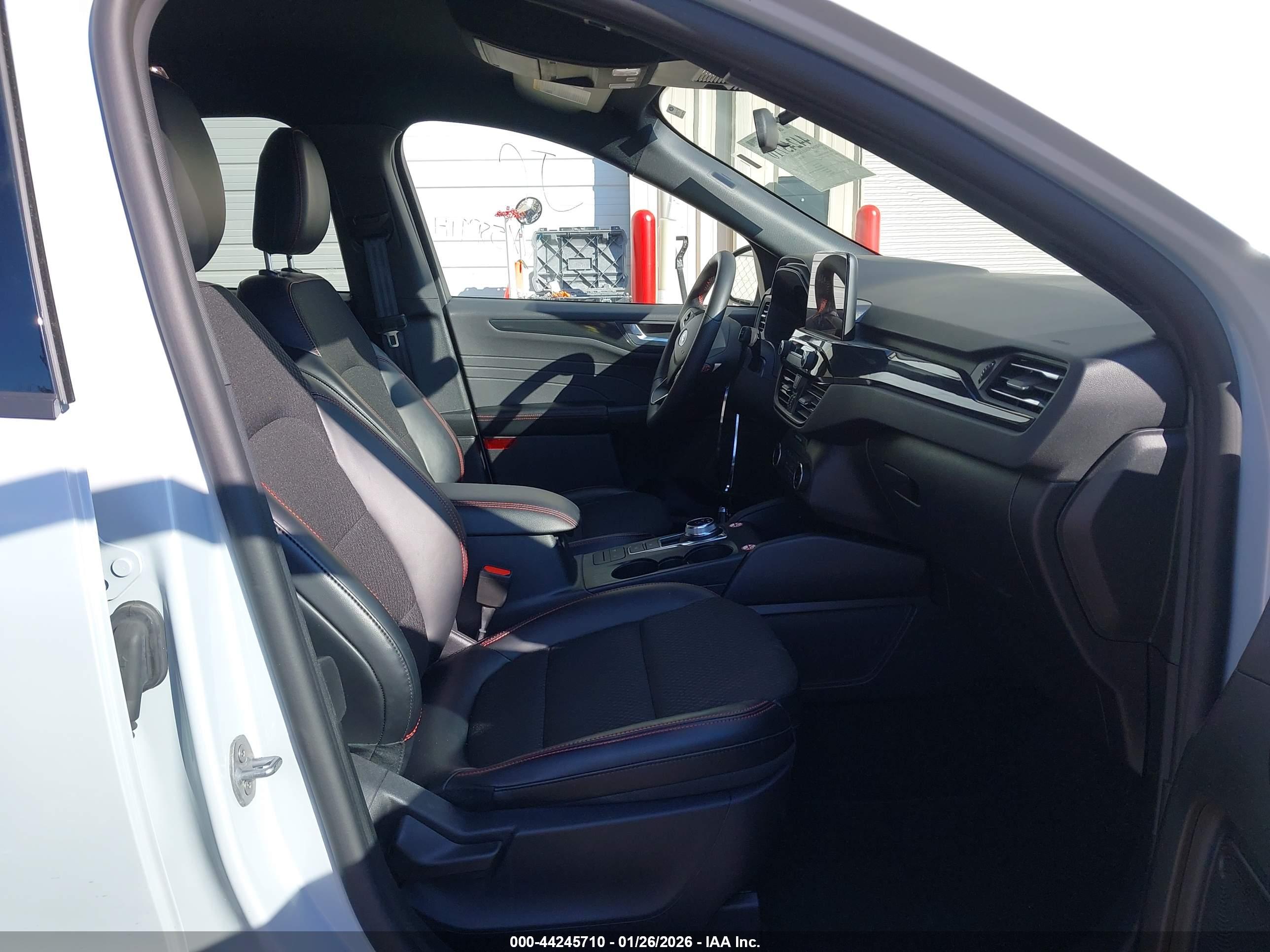 FORD ESCAPE image 5