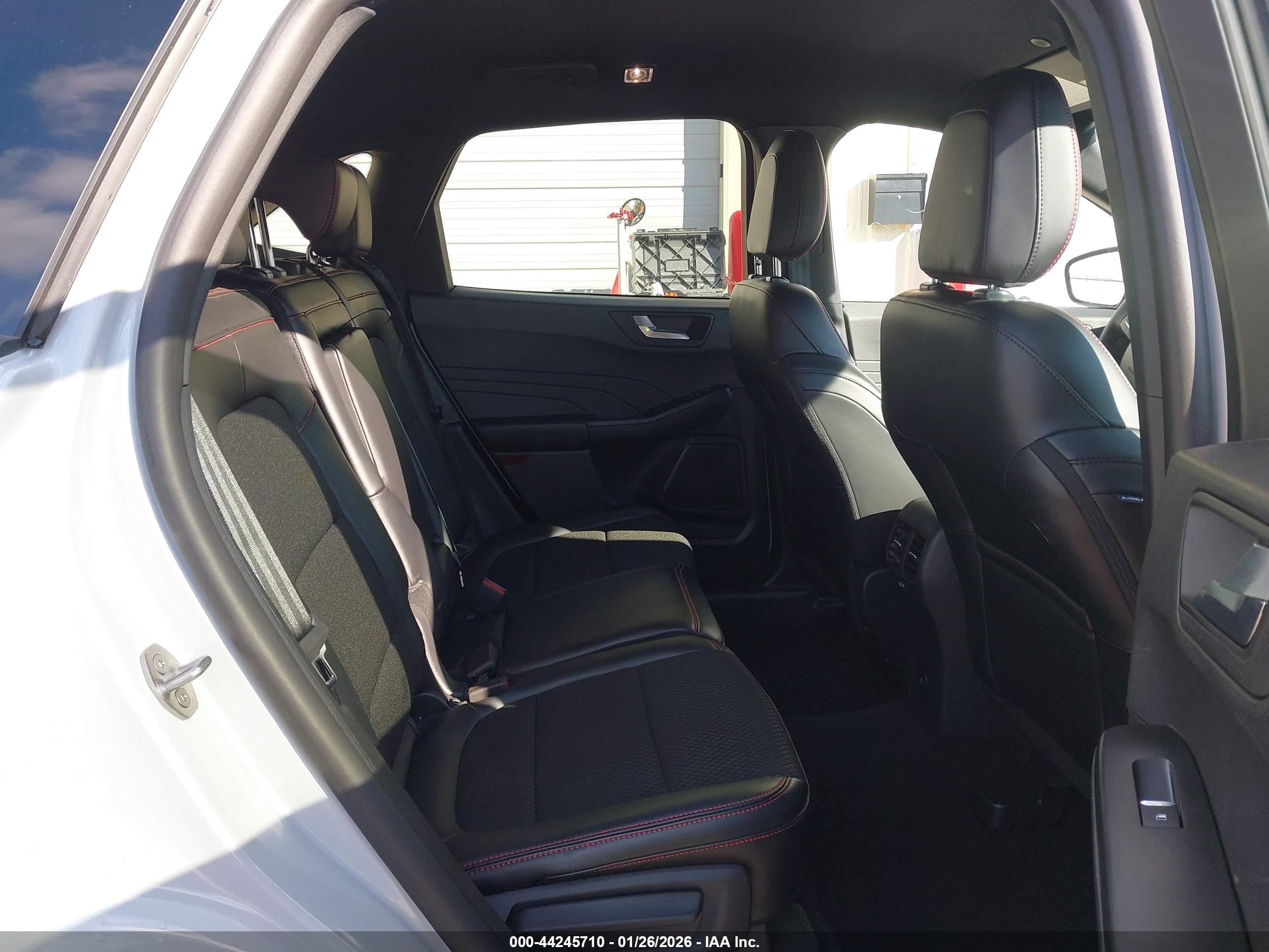 FORD ESCAPE image 8